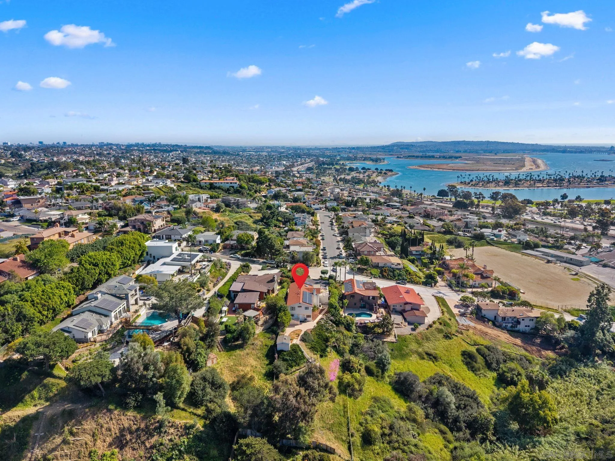 https://cdn.realtyfeed.com/cdn/127/260006384/ef142944c9daa94f9016c915c7685682.webp