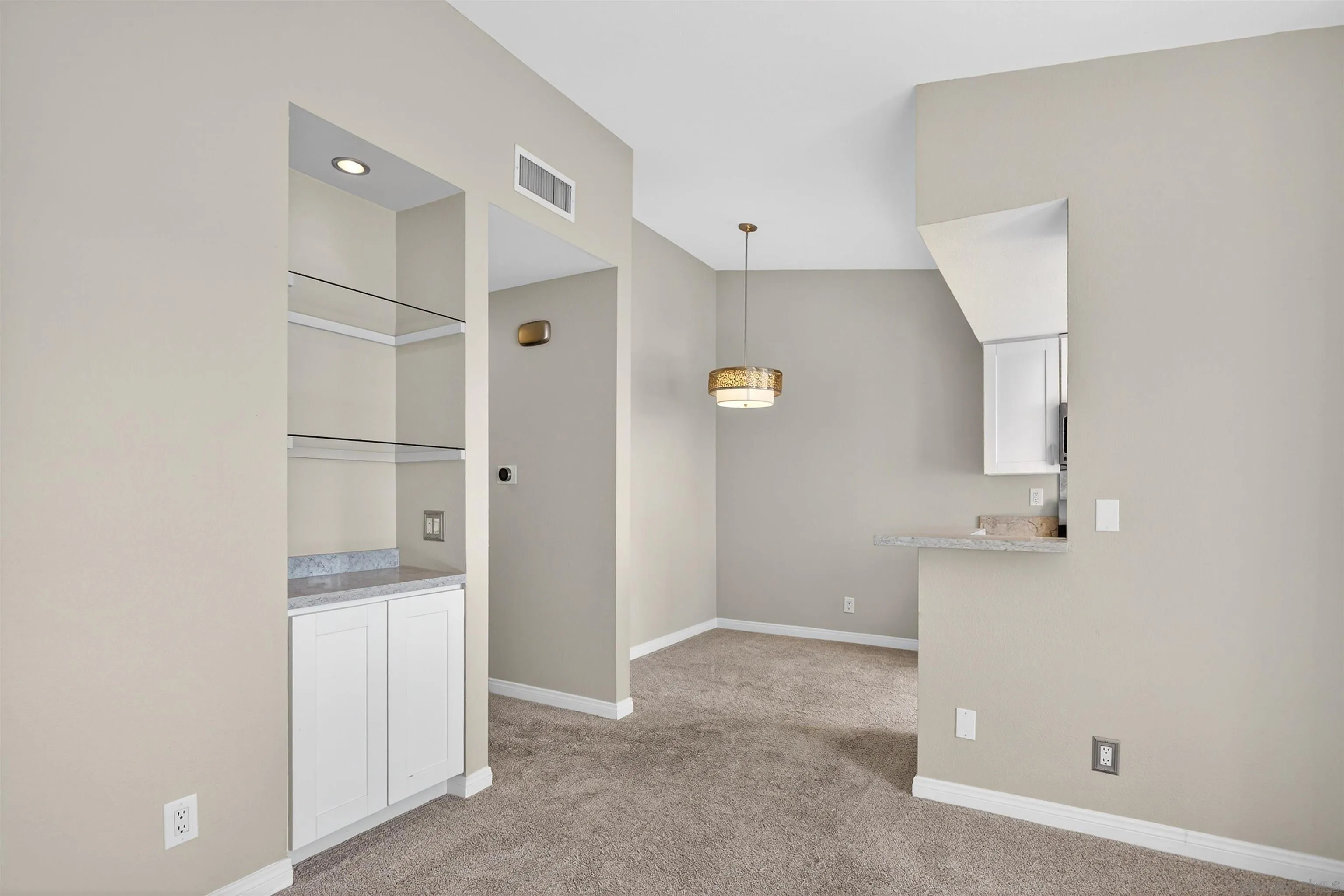 Photo #6: 260006386 Listing: Photo #6
