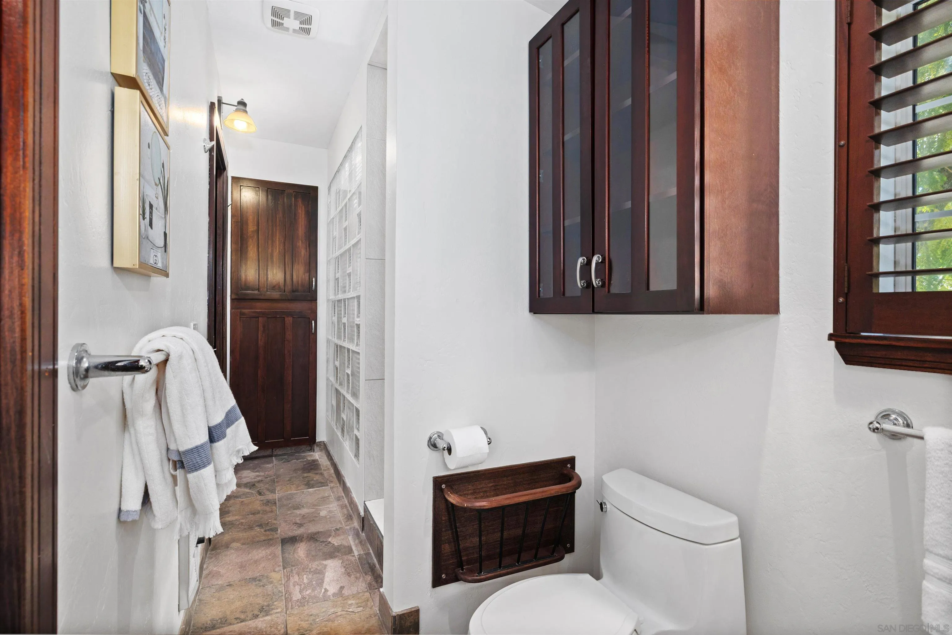 https://cdn.realtyfeed.com/cdn/127/260006393/38febbf0c137d3510cd348de6b8165d1.webp