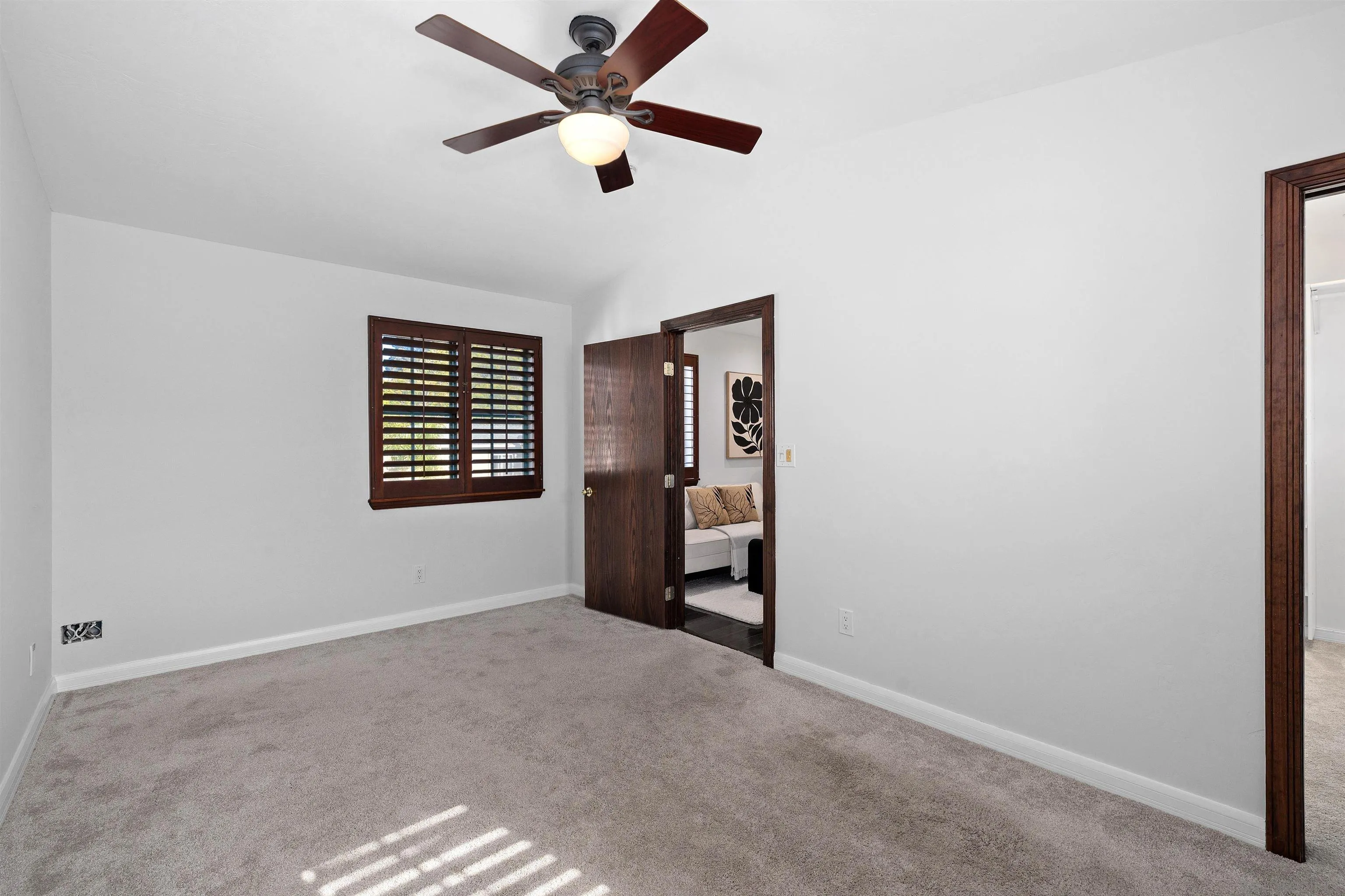 https://cdn.realtyfeed.com/cdn/127/260006393/cba7766d53c8c795b2f91d95efa772e2.webp