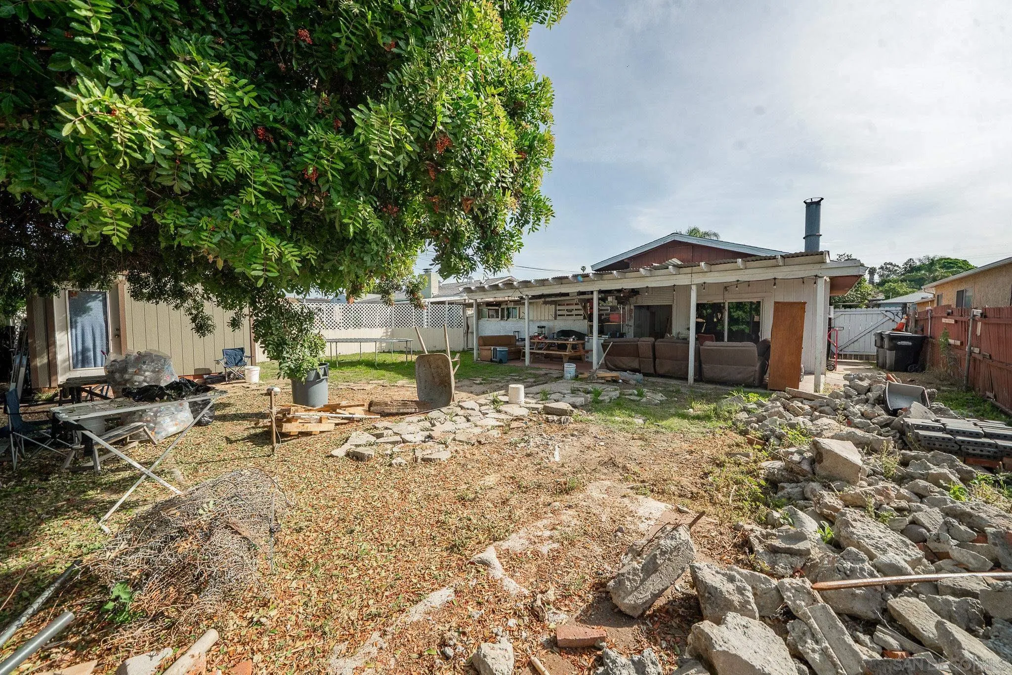 https://cdn.realtyfeed.com/cdn/127/260006396/15b35271c3bb751b1b25da1de0a47135.webp