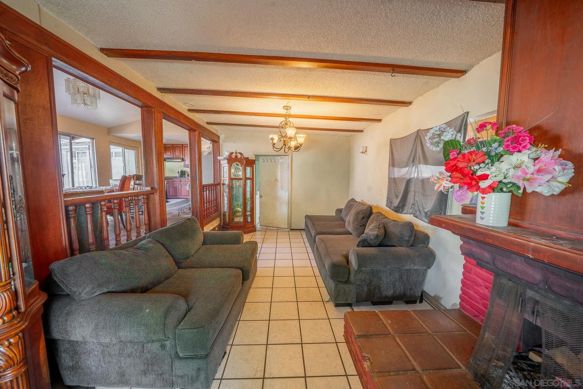 https://cdn.realtyfeed.com/cdn/127/260006396/74339fe84e7bb95e874f6a633856c5ef.webp