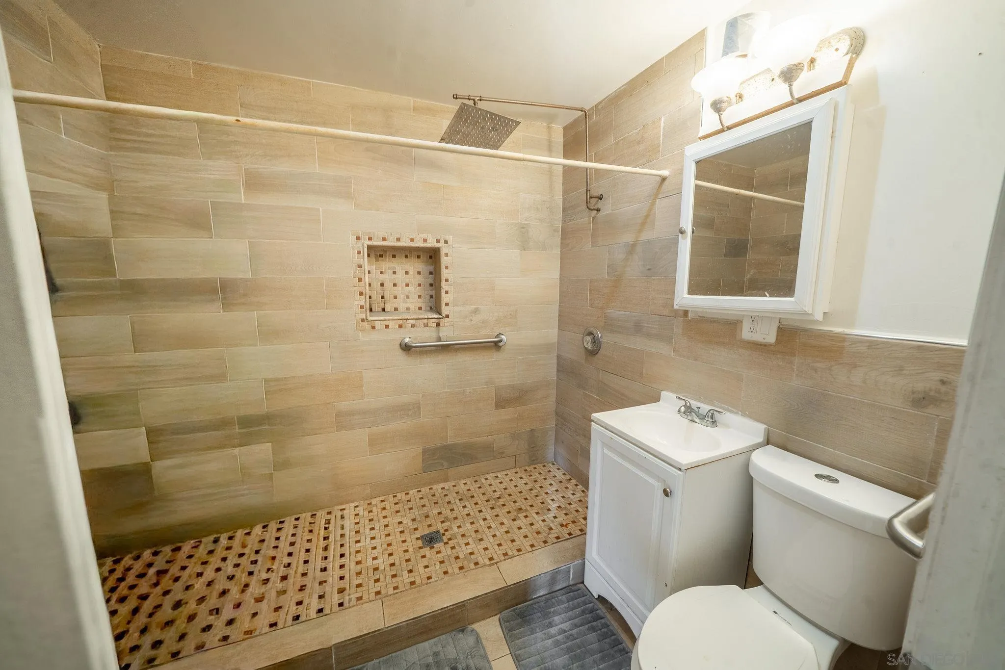 https://cdn.realtyfeed.com/cdn/127/260006396/8a326a18b792f8147789c09b7f6781c4.webp