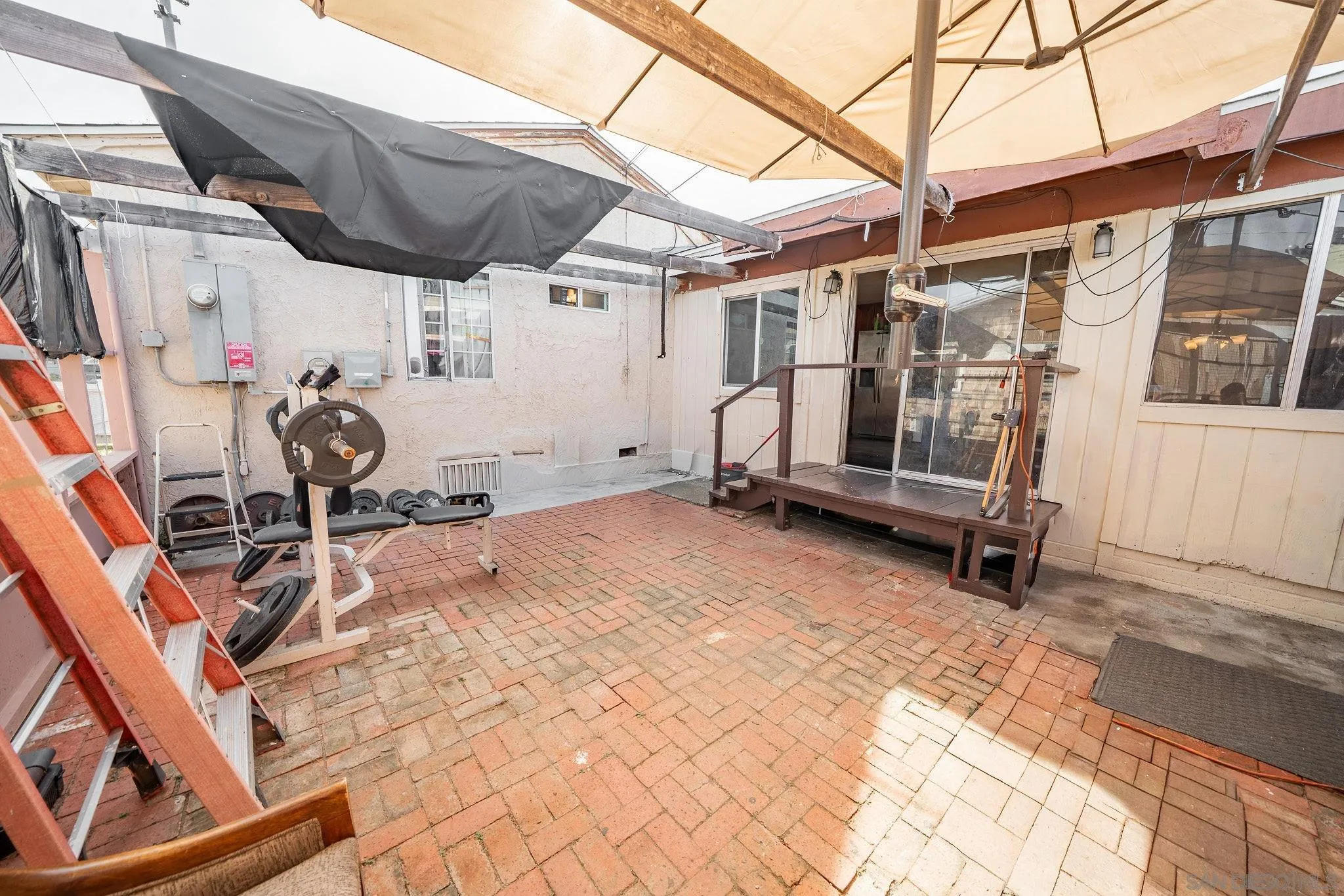 https://cdn.realtyfeed.com/cdn/127/260006396/f8d219c926706845891324bd2867e3a0.webp