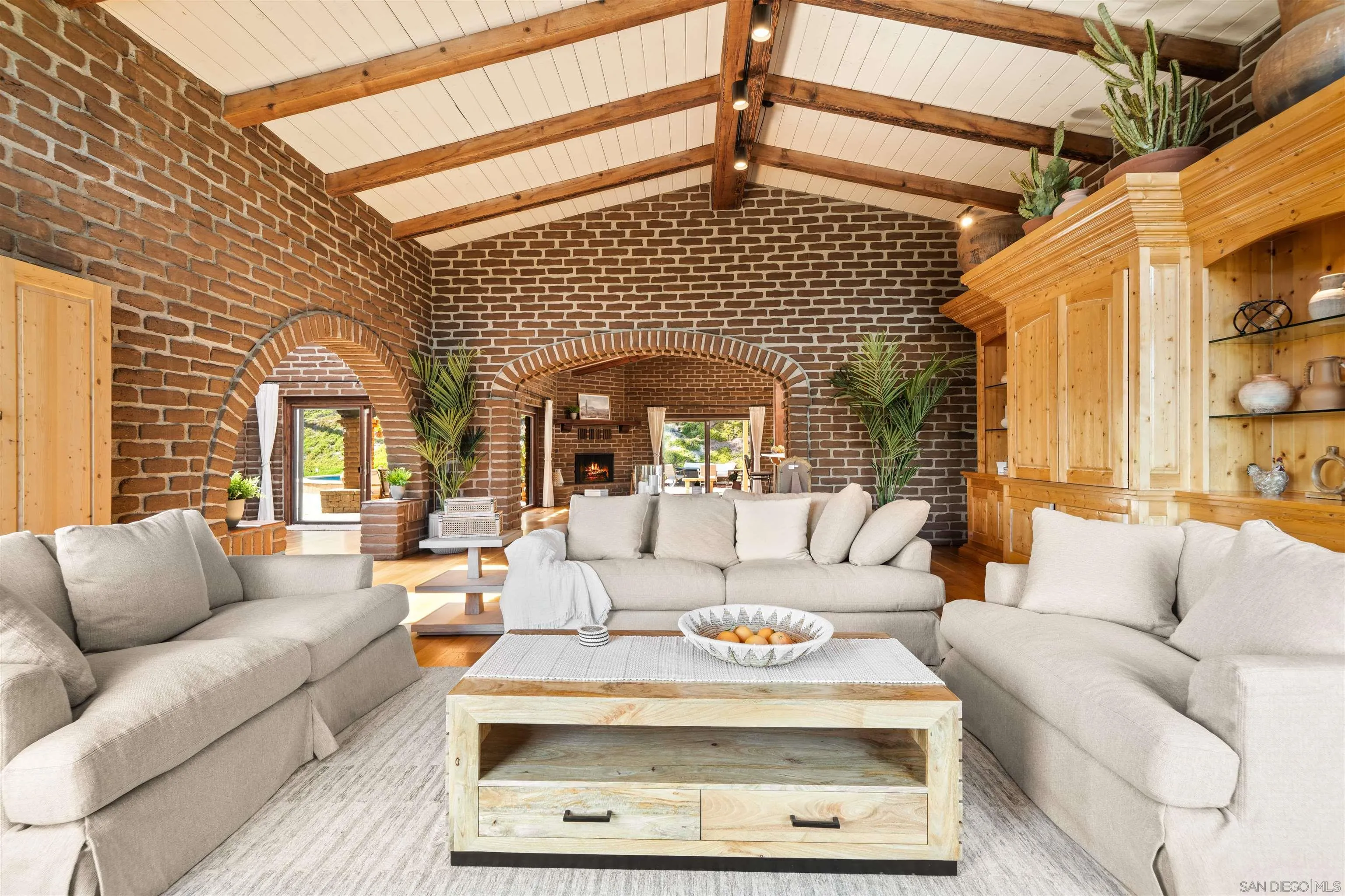 https://cdn.realtyfeed.com/cdn/127/260006397/205de45b203c621df3a04f18cc157fc4.webp