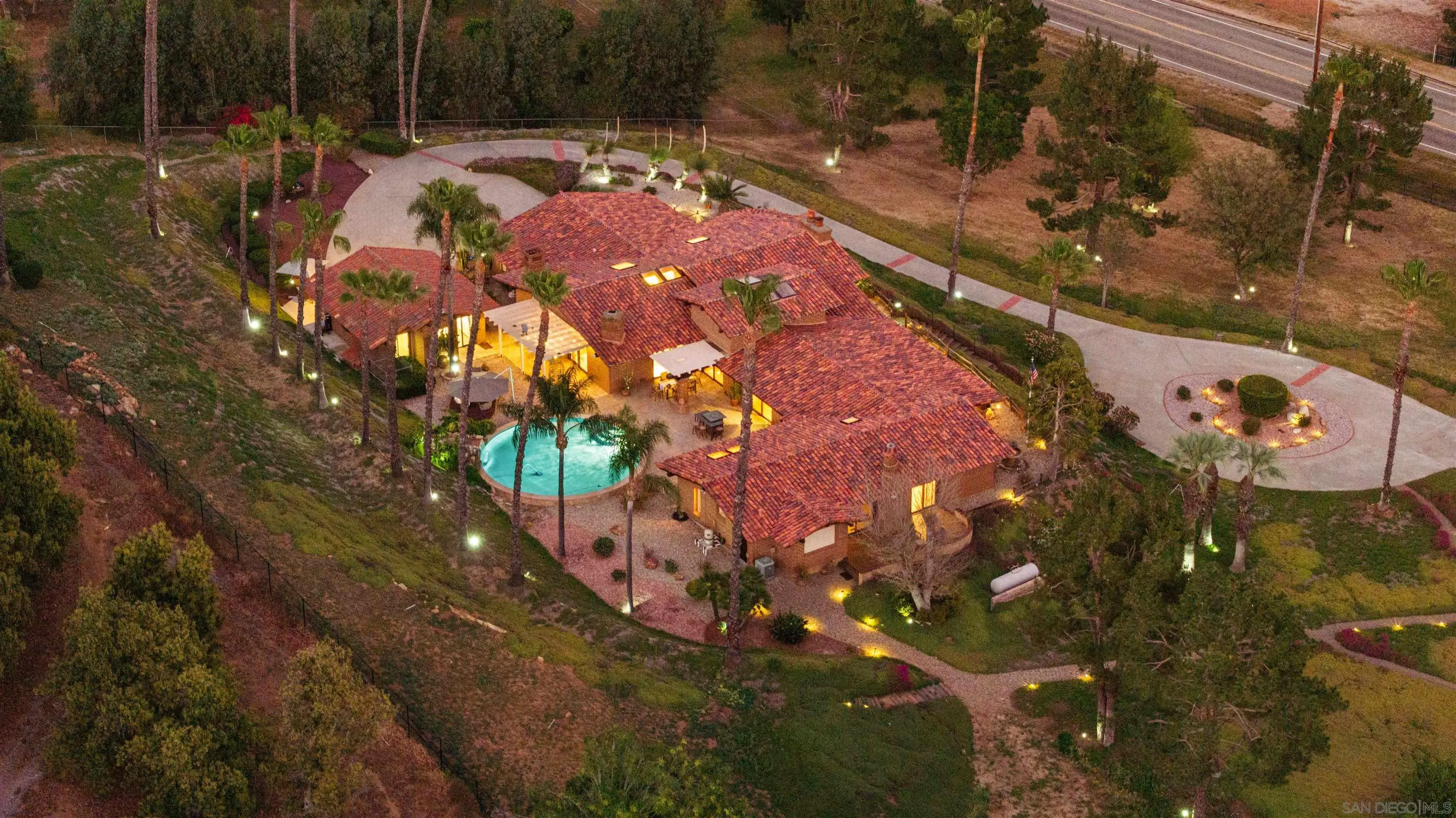 https://cdn.realtyfeed.com/cdn/127/260006397/52dc8ab2d259bd88b30434d287dbcf10.webp