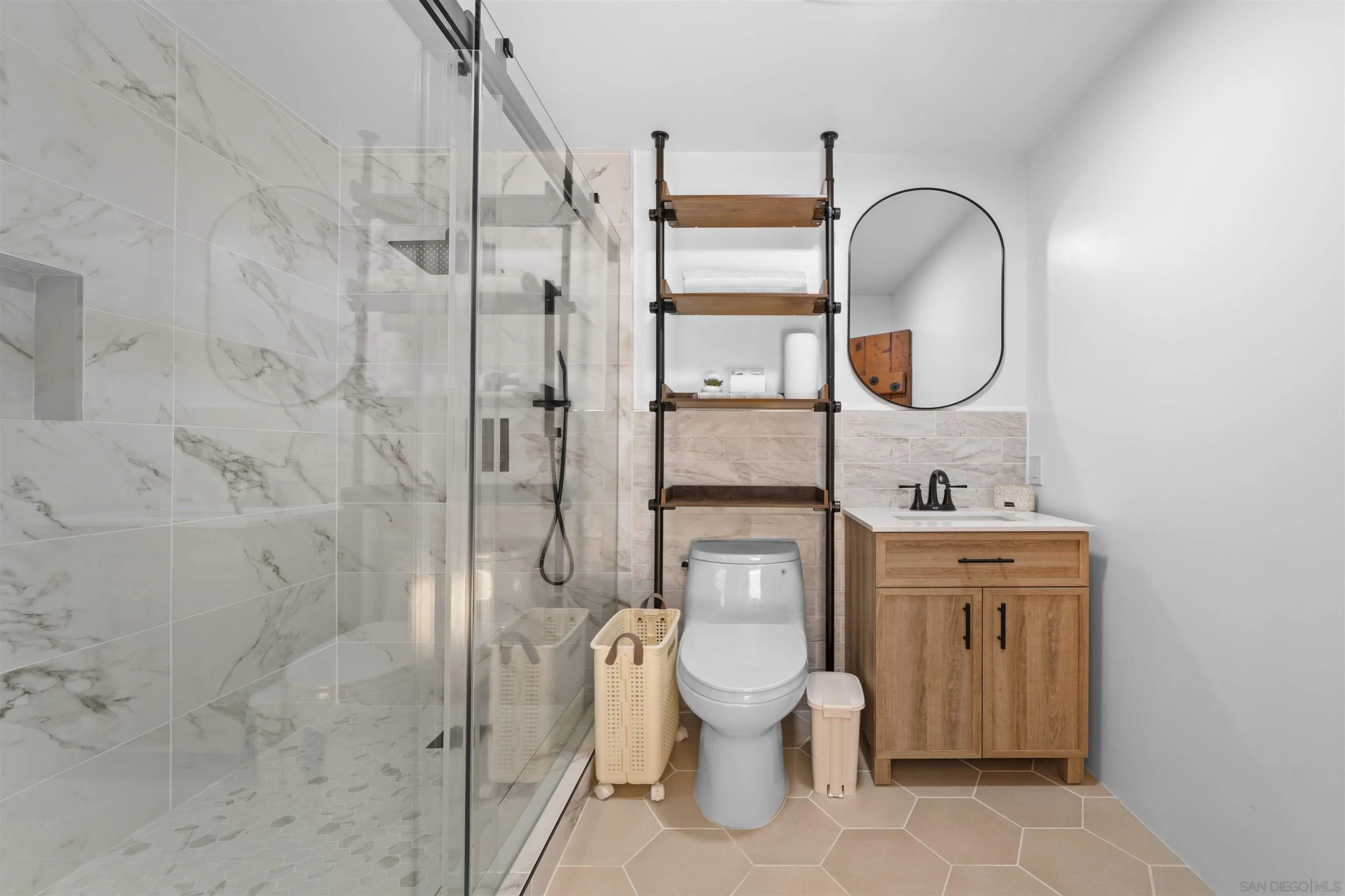 https://cdn.realtyfeed.com/cdn/127/260006397/8c9e493198314bf8cb77f093005d8a14.webp
