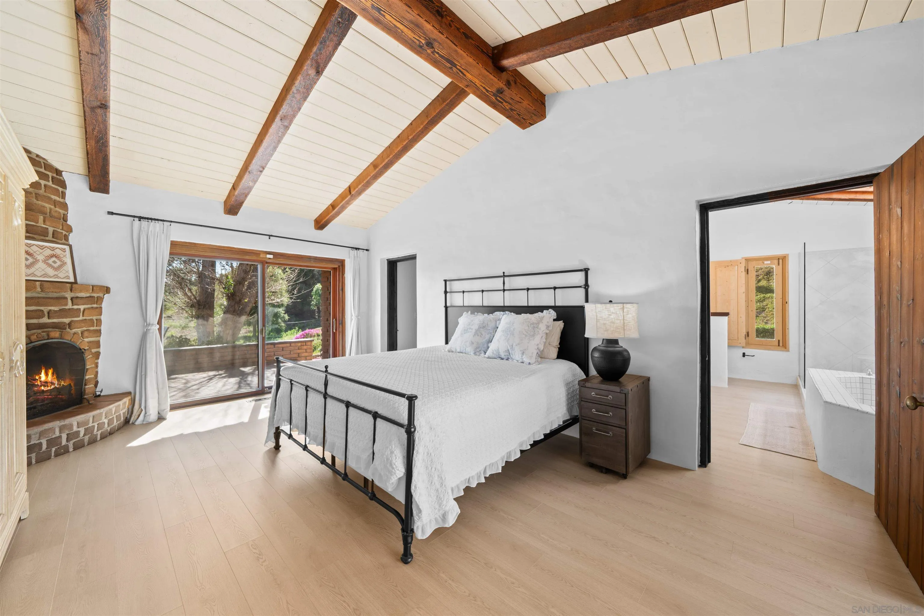 https://cdn.realtyfeed.com/cdn/127/260006397/9764b71de704bb4403b27c4f25ff98e5.webp