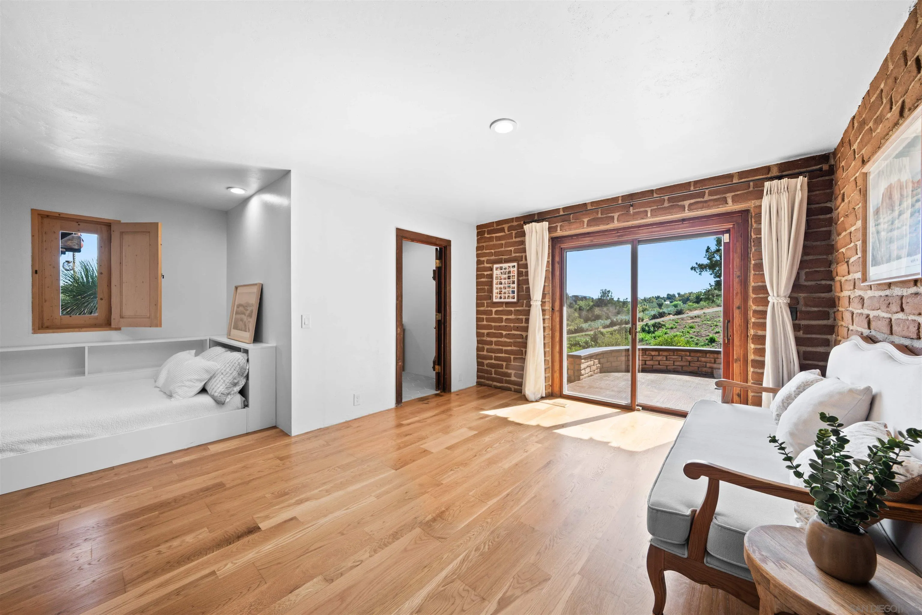 https://cdn.realtyfeed.com/cdn/127/260006397/a2a855297c6ad2c6a308c9a6c31a2b26.webp