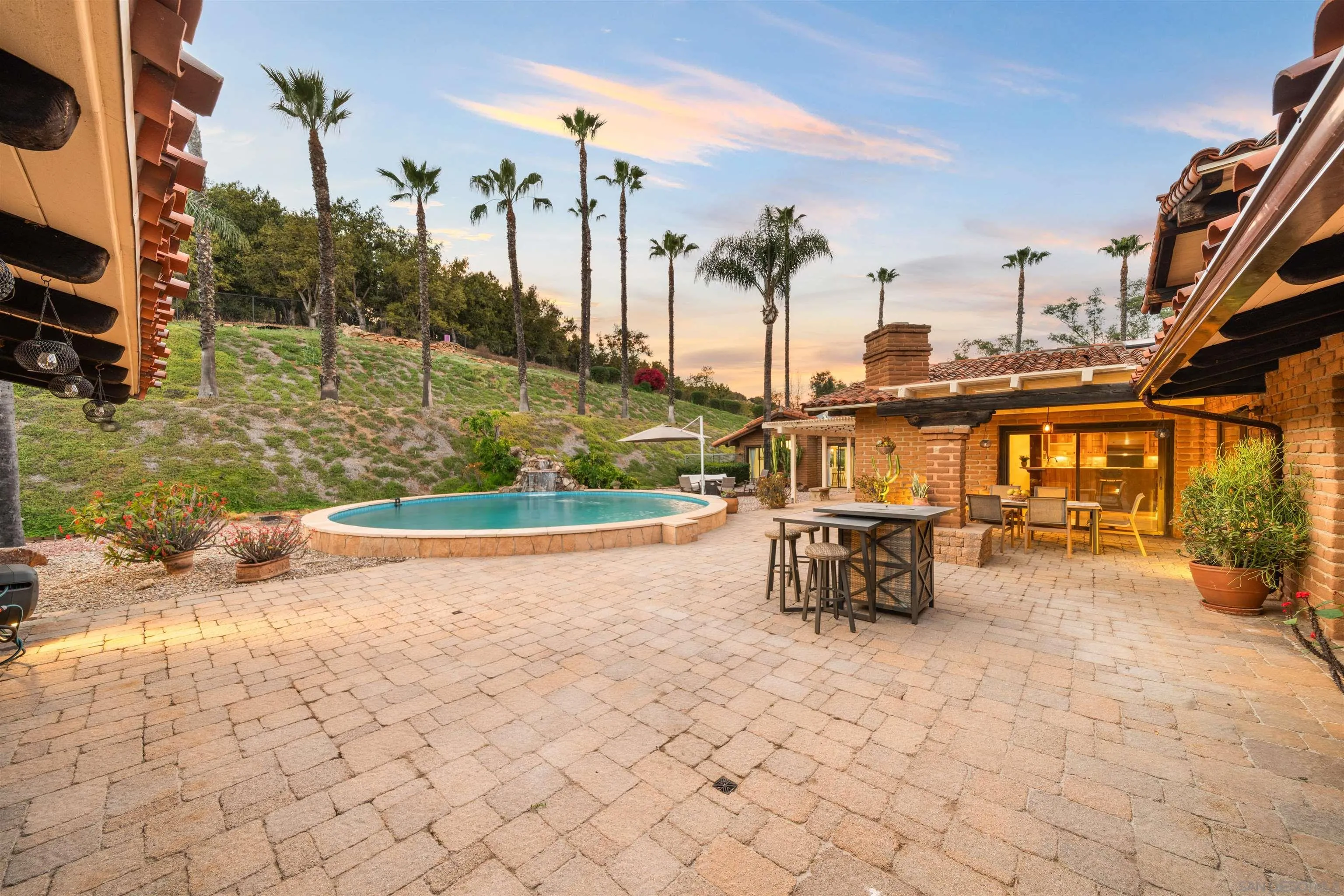 https://cdn.realtyfeed.com/cdn/127/260006397/c41de227289305862d10a795e39d00d4.webp