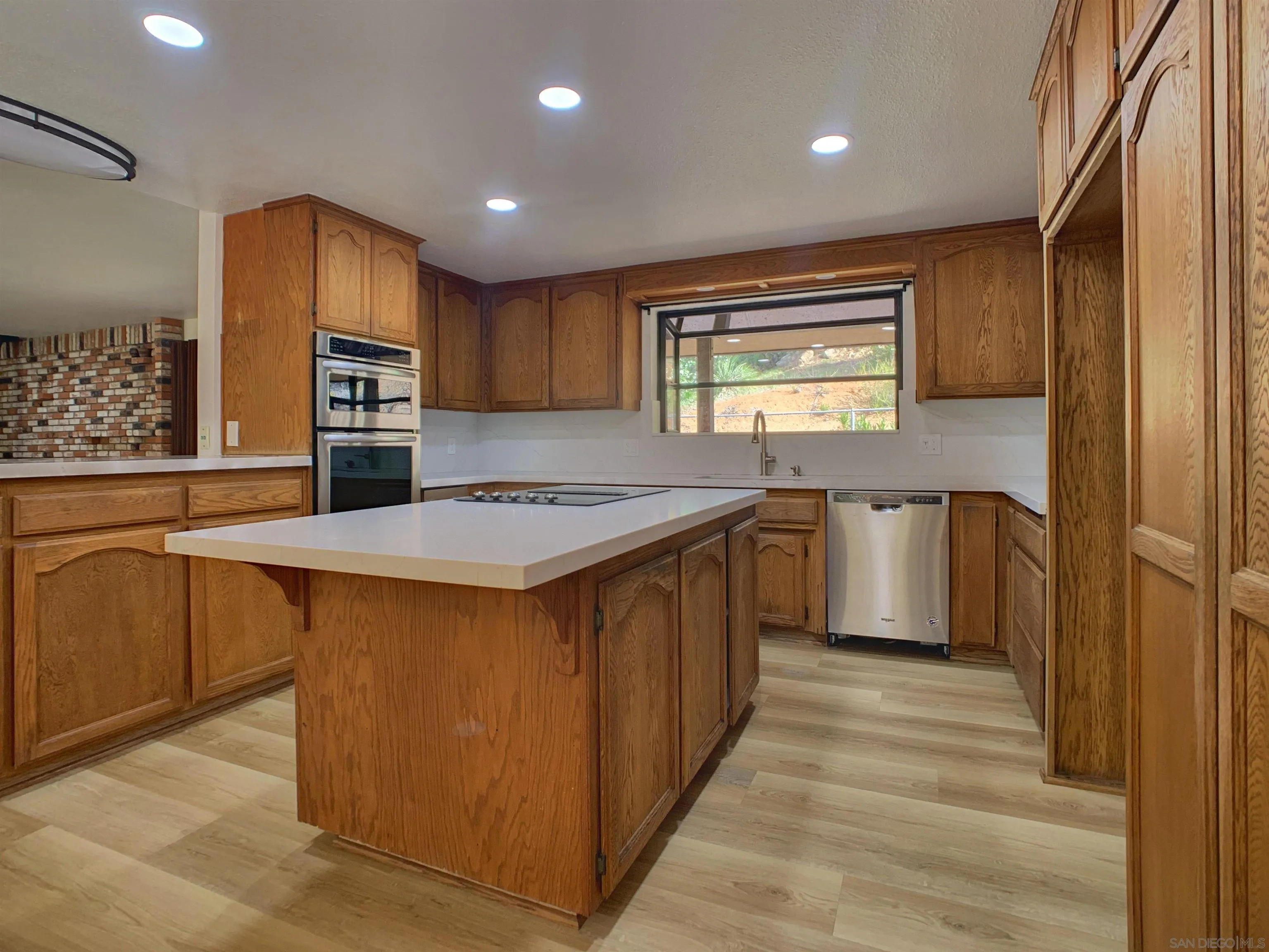 https://cdn.realtyfeed.com/cdn/127/260006405/17f234aa1a2b95be7ad6cf8de3a5dbd0.webp