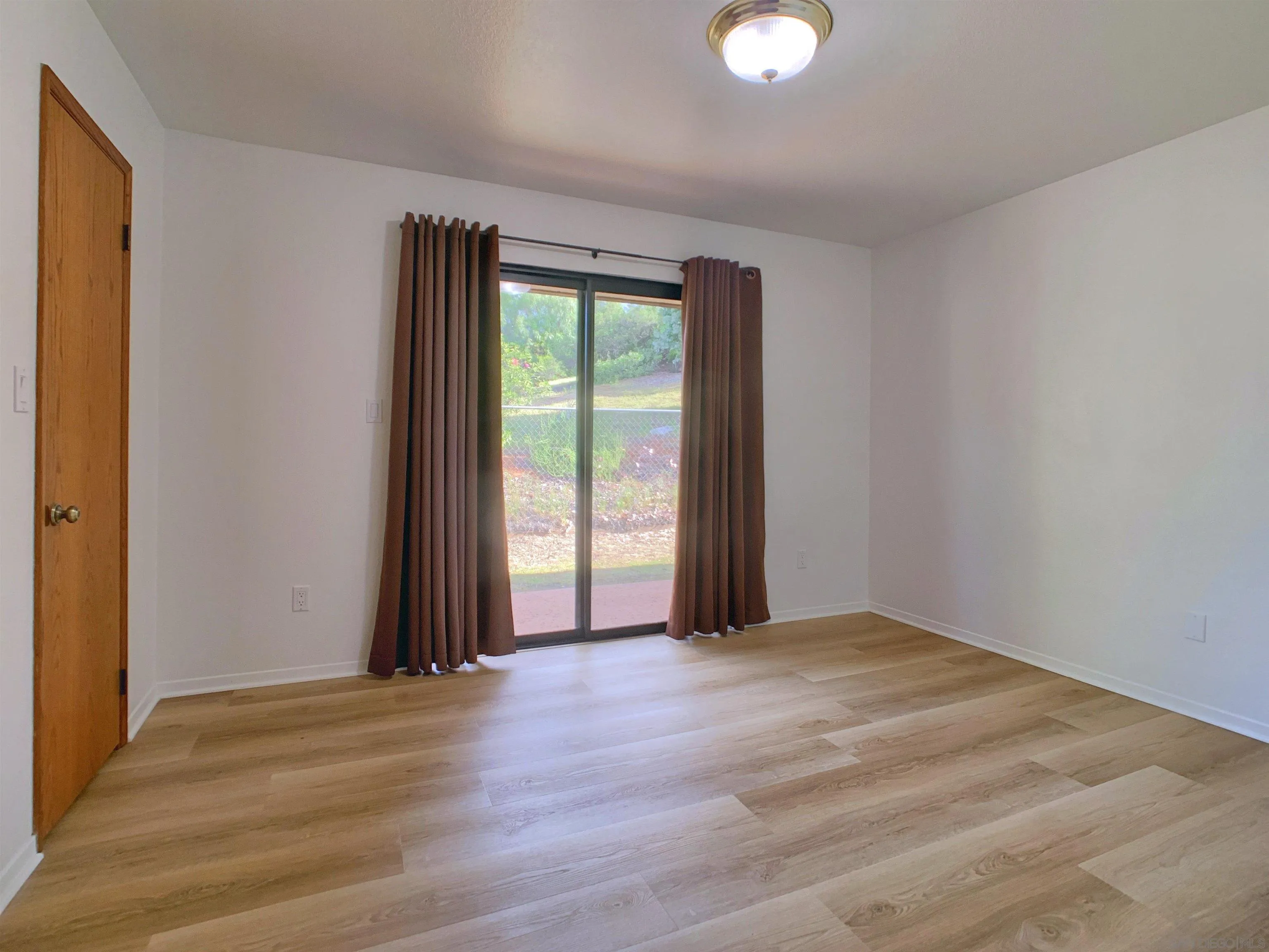 https://cdn.realtyfeed.com/cdn/127/260006405/1d0f18d8b78ee2d4399548426baa65c6.webp