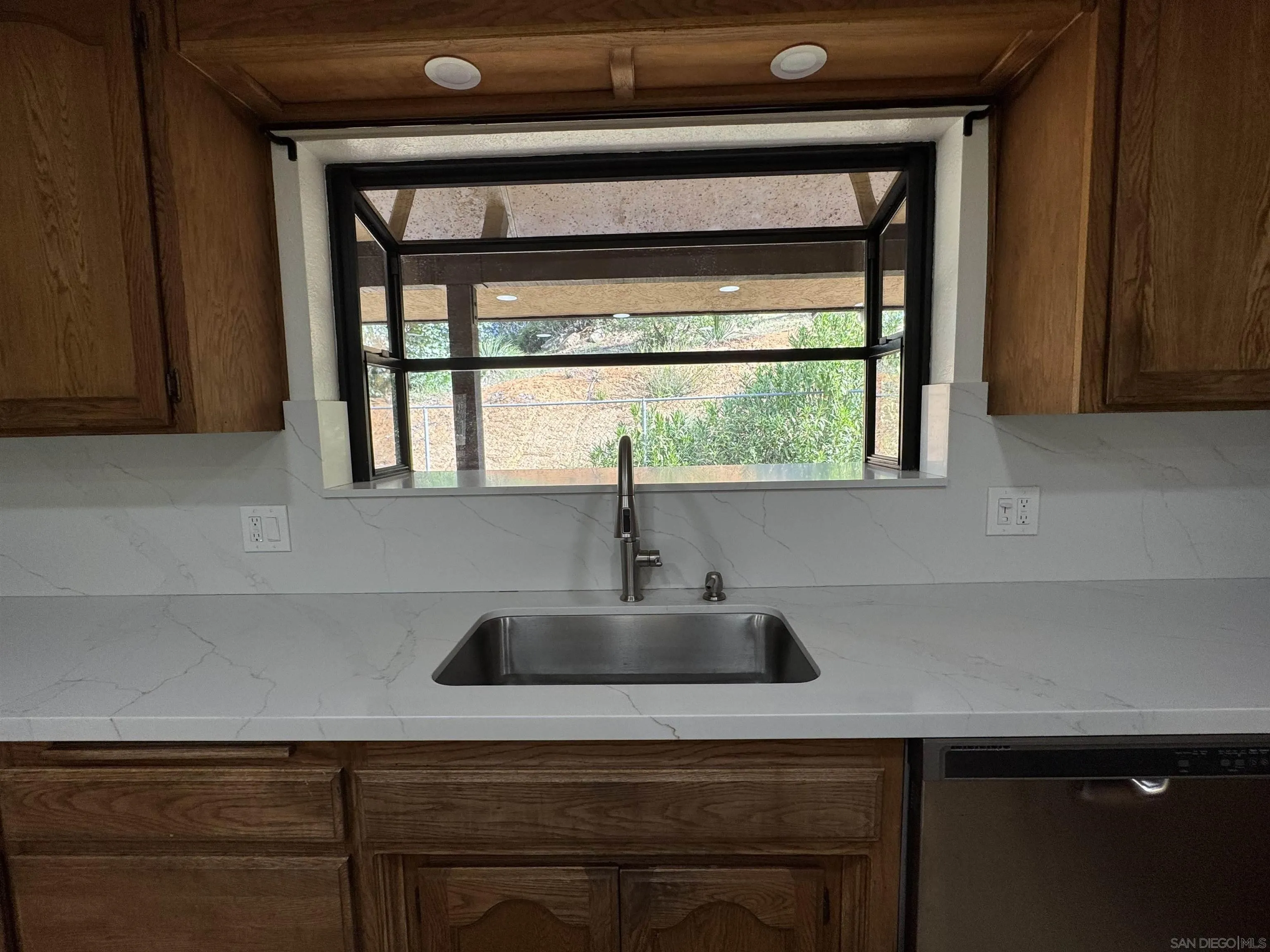 https://cdn.realtyfeed.com/cdn/127/260006405/28a5d5189af56ff9f48a5c2079d6522a.webp
