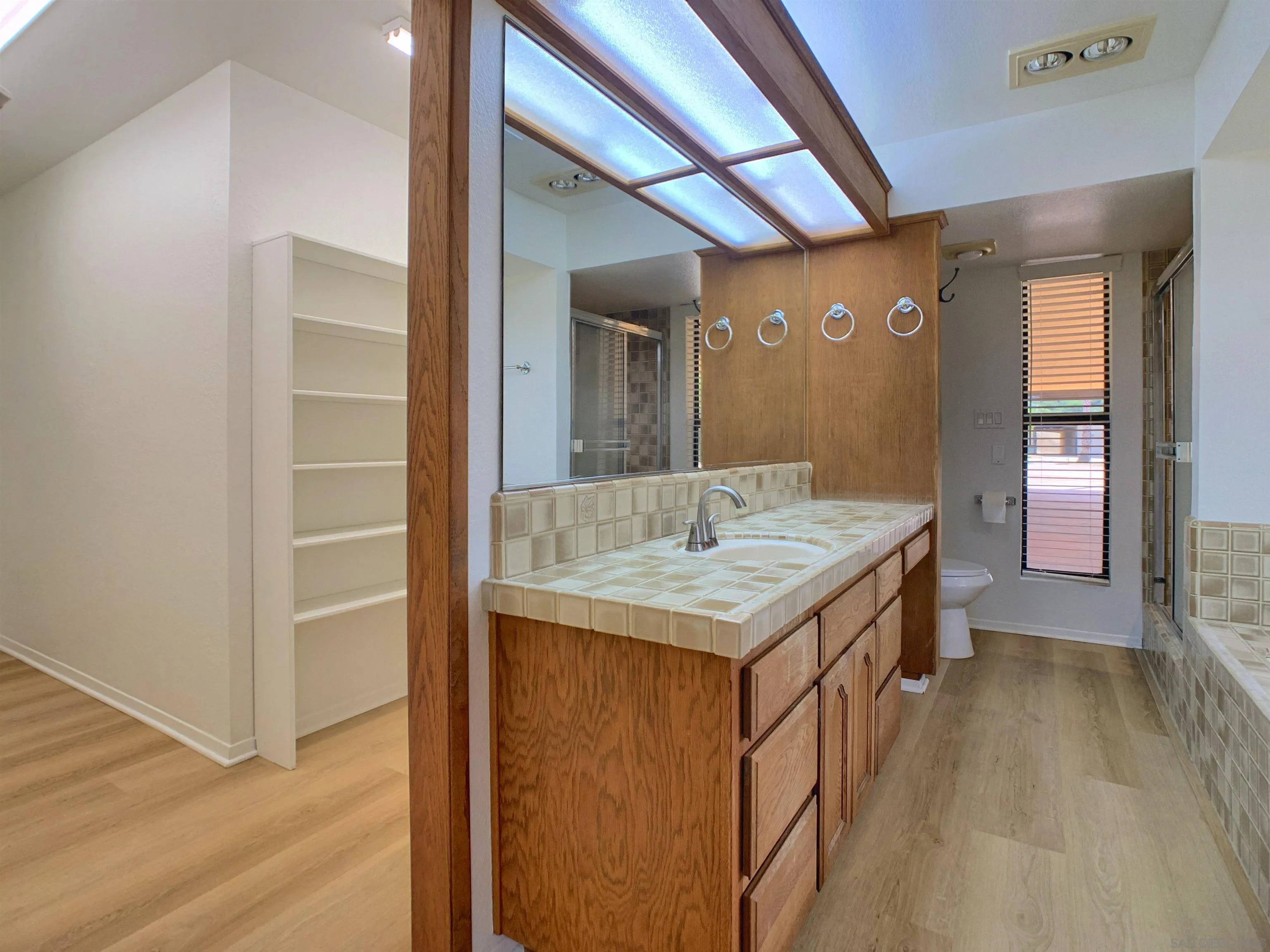https://cdn.realtyfeed.com/cdn/127/260006405/57721d5653b070f0997cf686840a72dd.webp