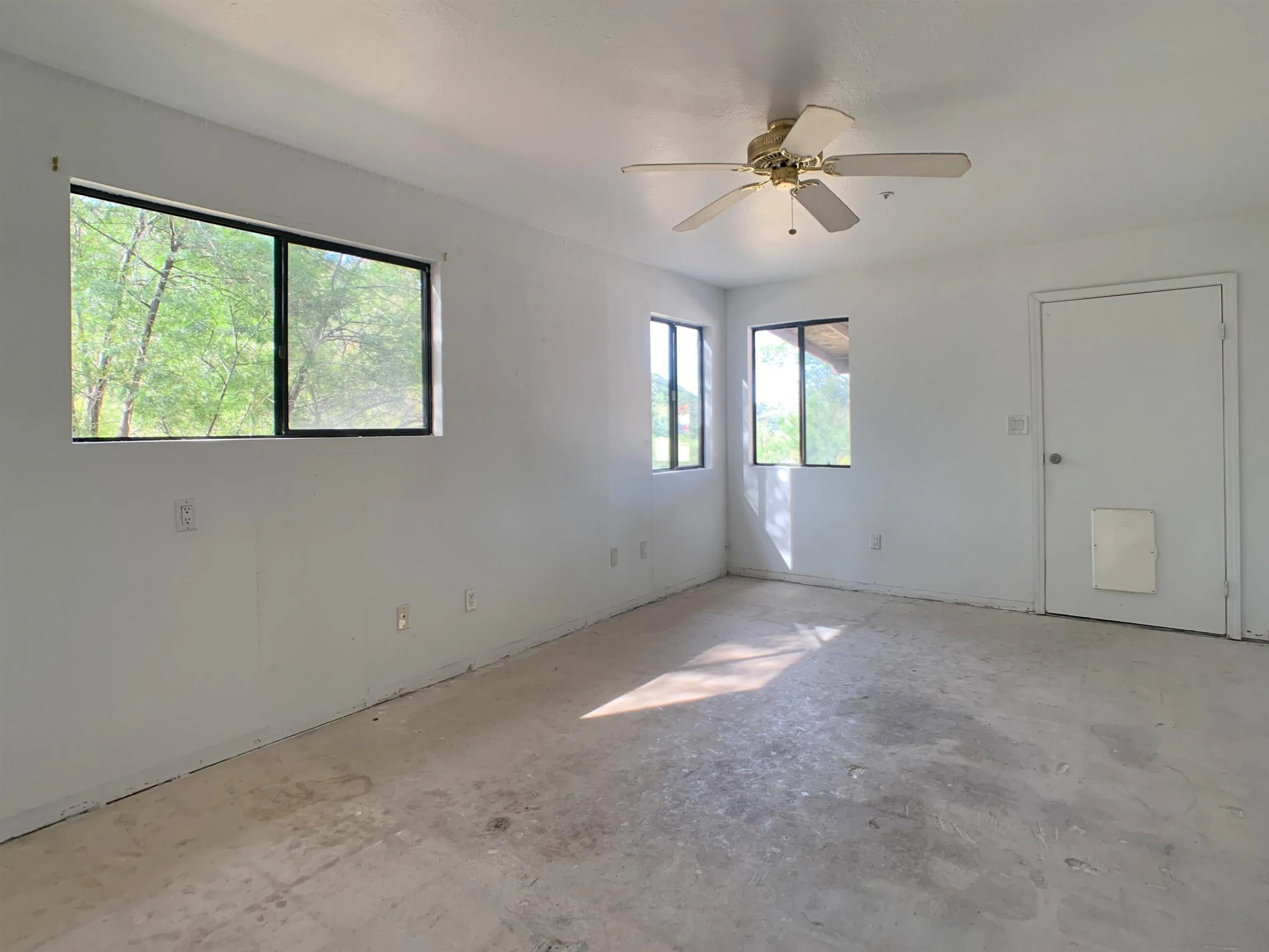 https://cdn.realtyfeed.com/cdn/127/260006405/75f71f417968955c28f20840eb96b638.webp