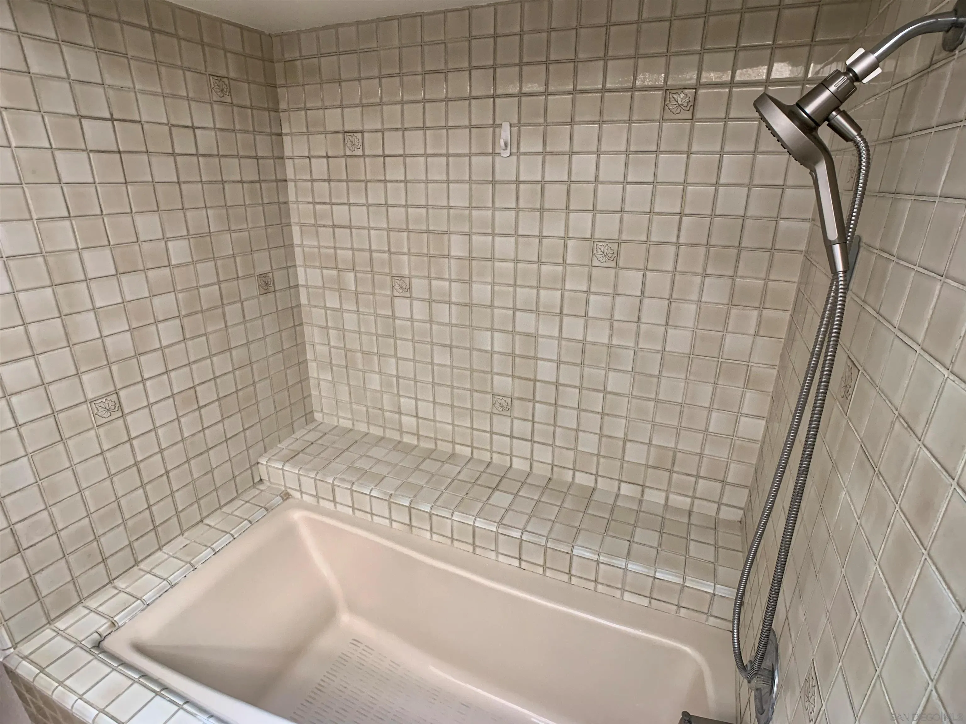 https://cdn.realtyfeed.com/cdn/127/260006405/832d3ae0d135ff1b07565ff355739140.webp