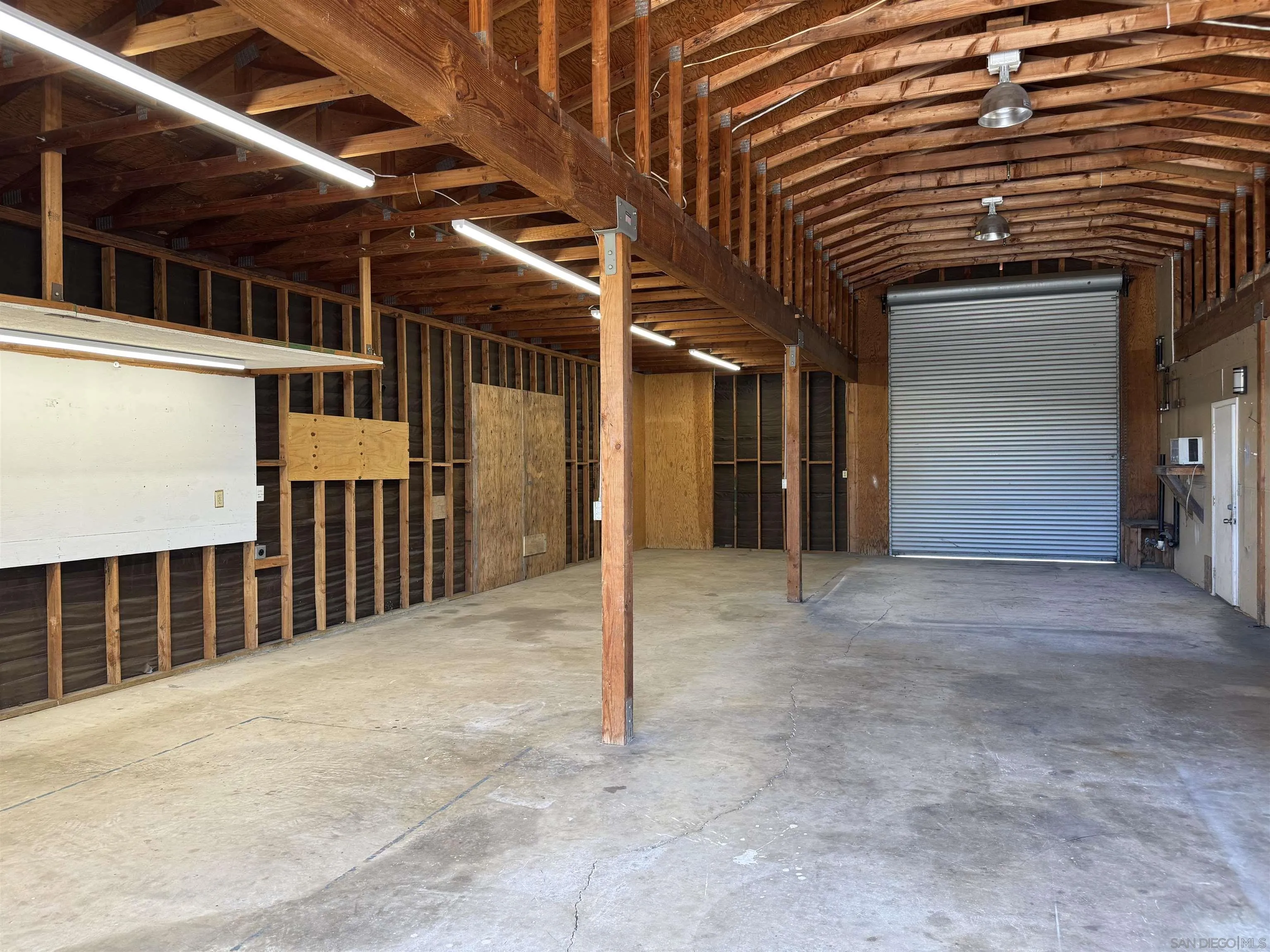 https://cdn.realtyfeed.com/cdn/127/260006405/b8e01362e47b868e76b9f338576b2275.webp