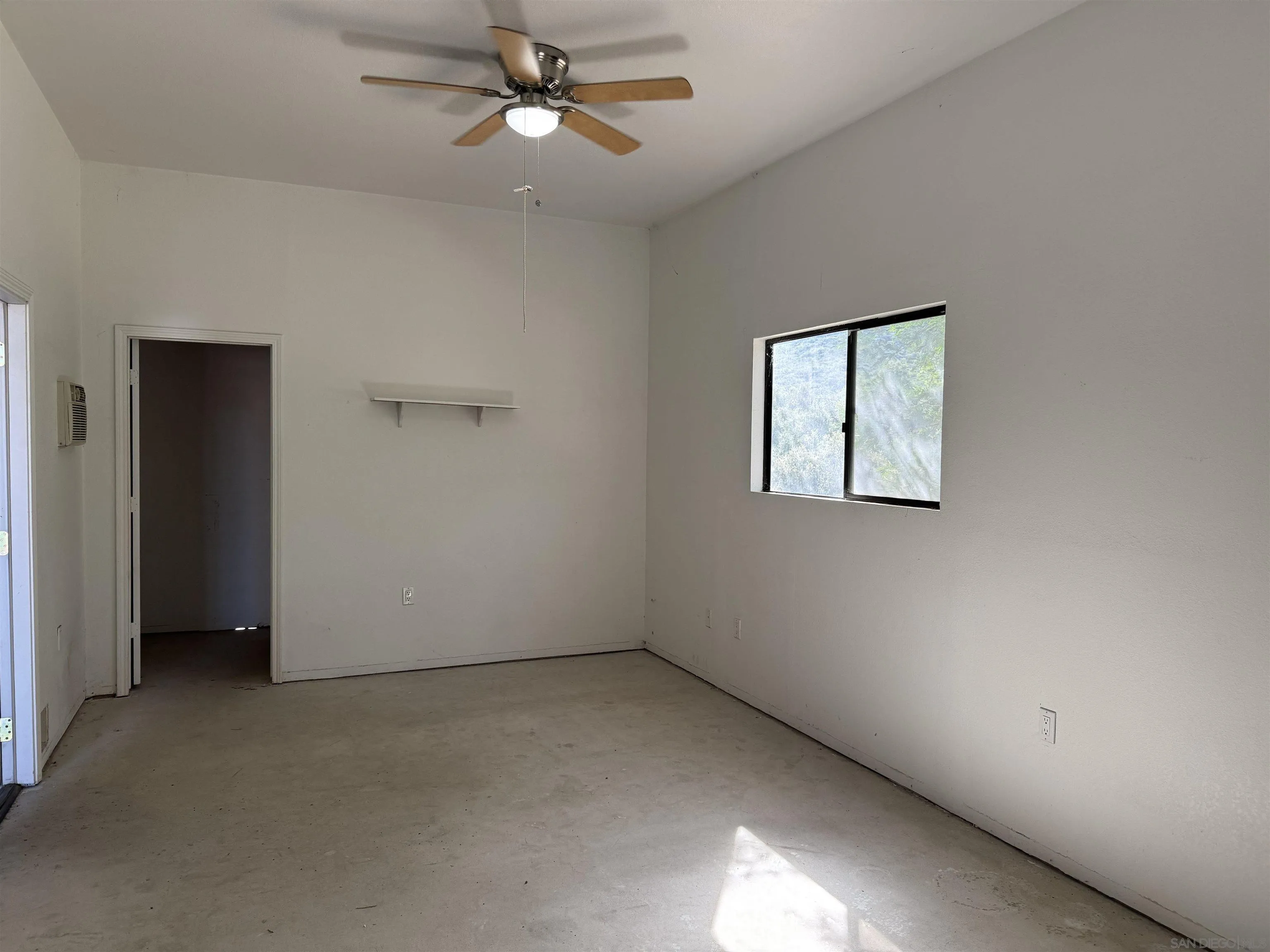 https://cdn.realtyfeed.com/cdn/127/260006405/c9152a09f931bee46e90b6a9b92797e8.webp