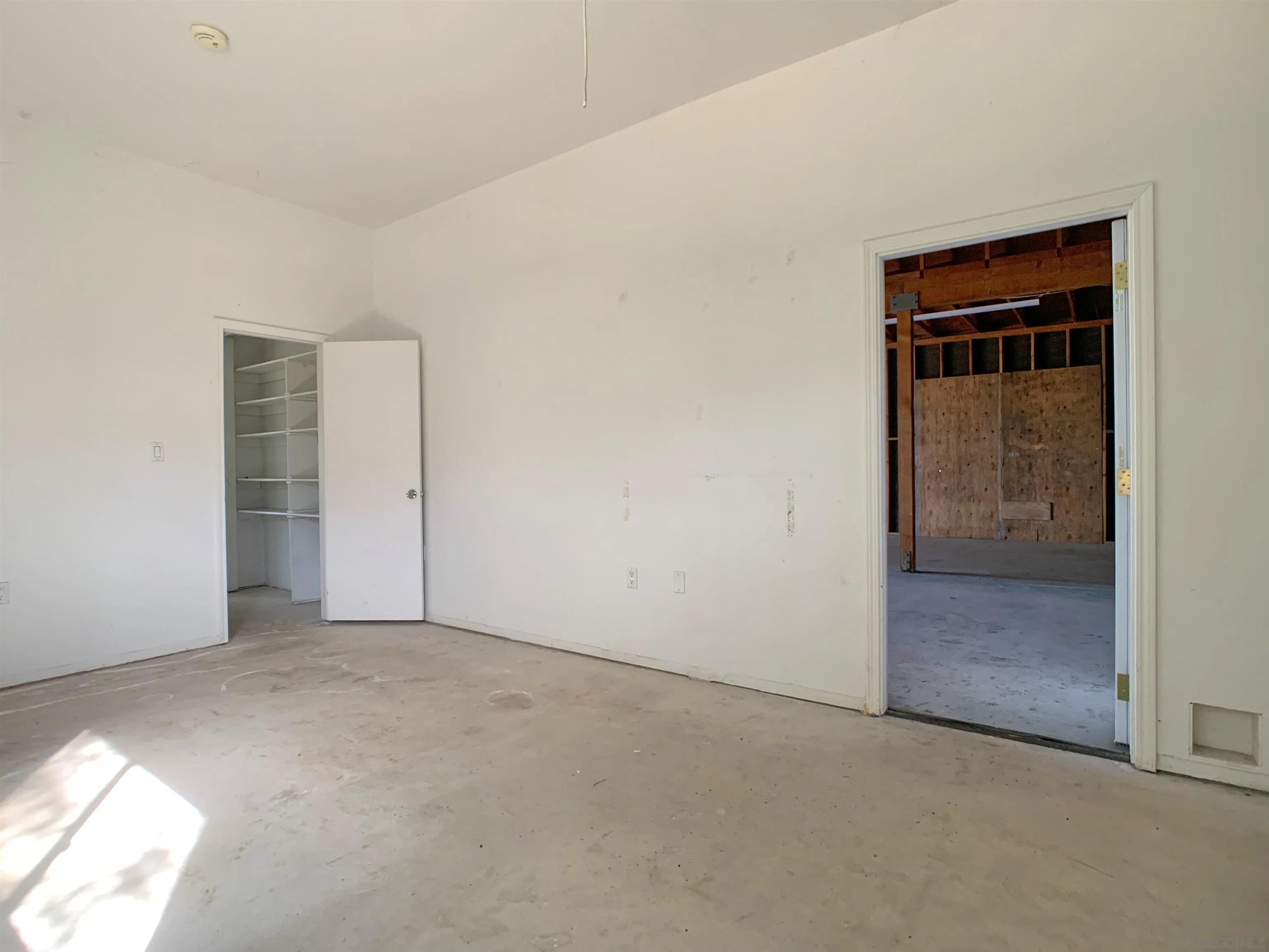 https://cdn.realtyfeed.com/cdn/127/260006405/cd2bf37e15162718f24da94020eb7da6.webp