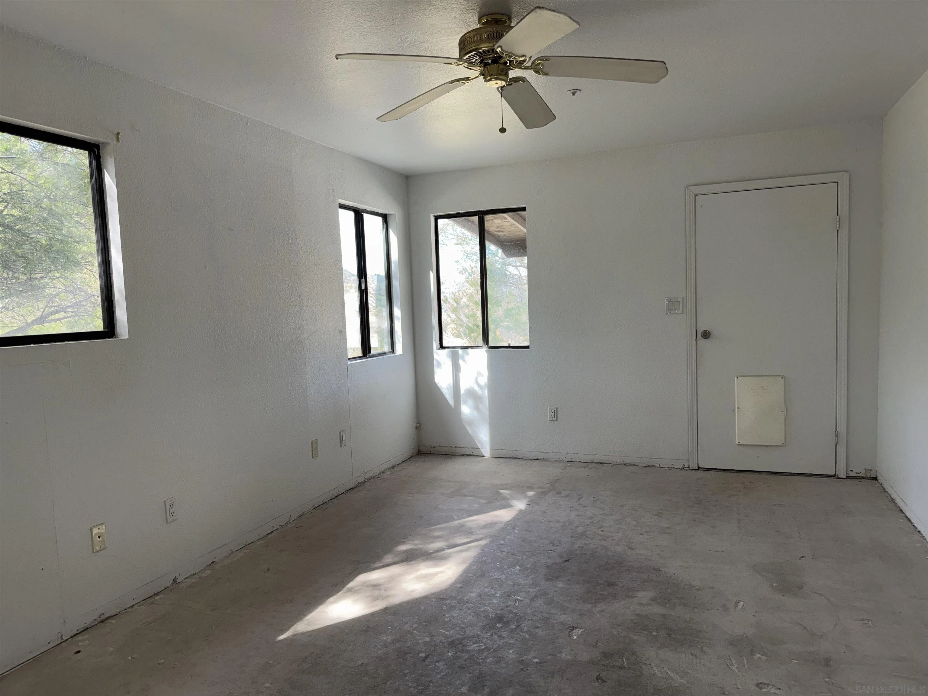 https://cdn.realtyfeed.com/cdn/127/260006405/e65749eb7852acfeb50e8e3642f6ccb9.webp