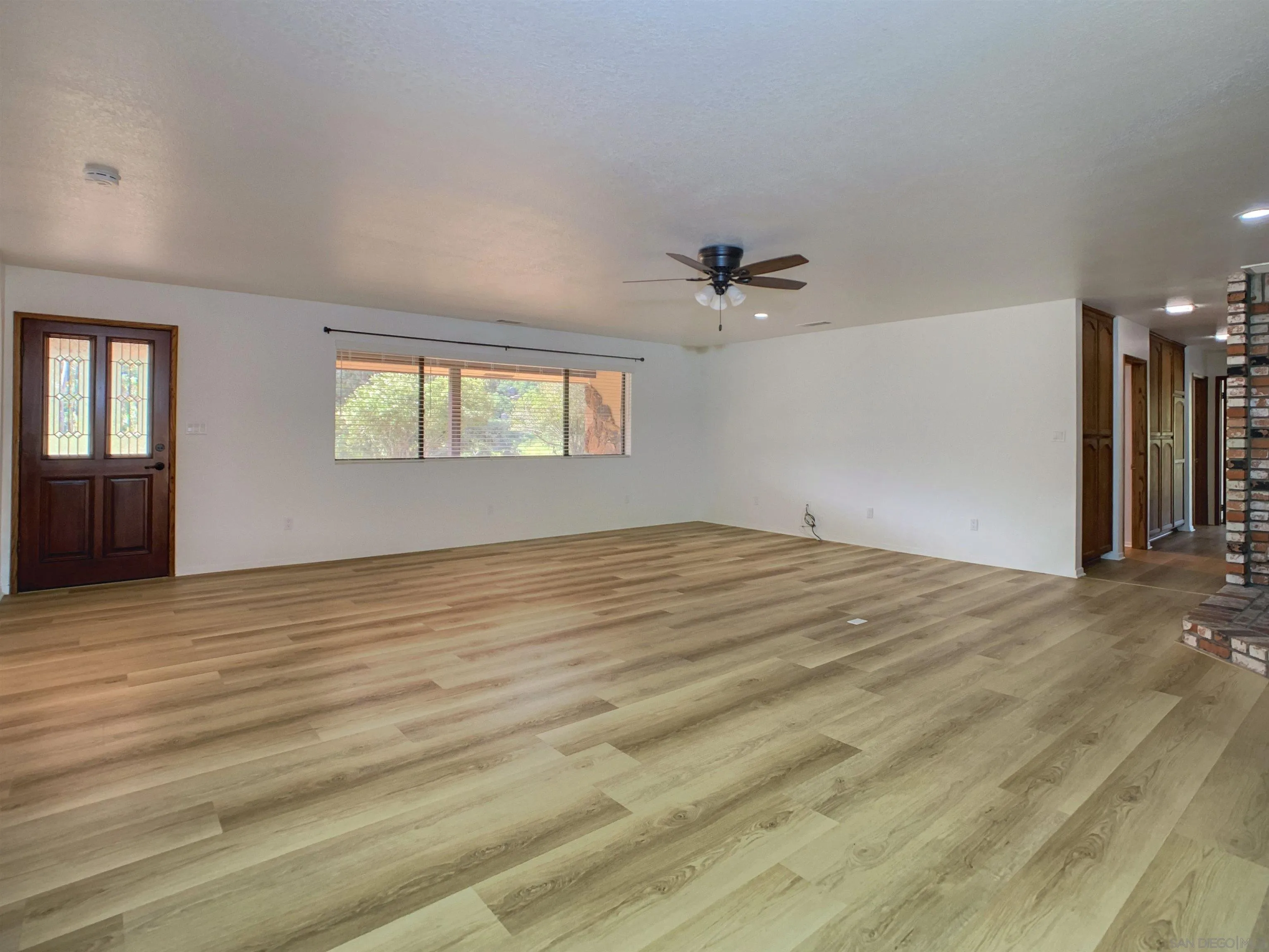 https://cdn.realtyfeed.com/cdn/127/260006405/e7e8b92a09c81349184f7184e96909d0.webp