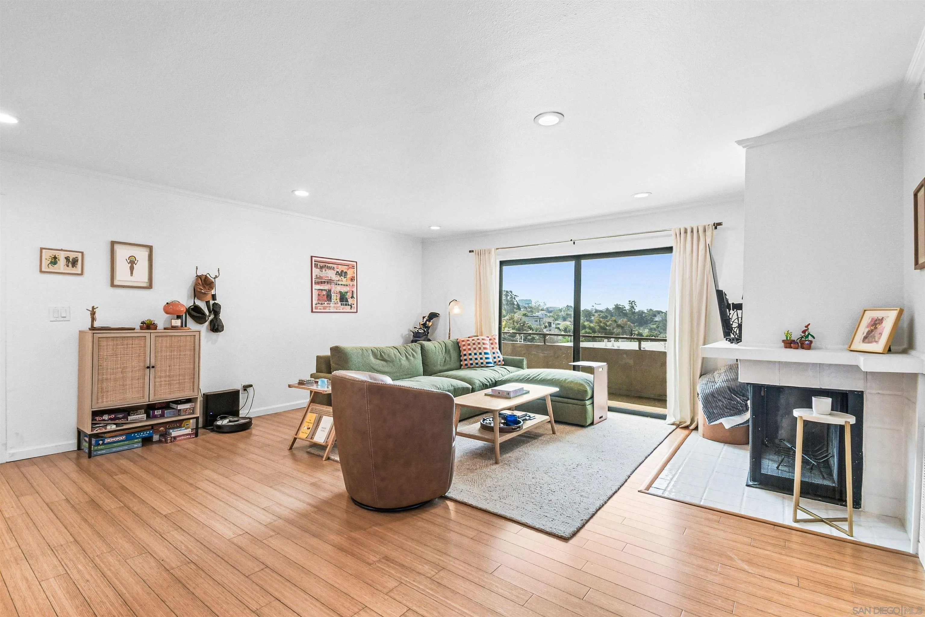 https://cdn.realtyfeed.com/cdn/127/260006408/2f2f60a5e1a91eda54c47a077c6939ee.webp