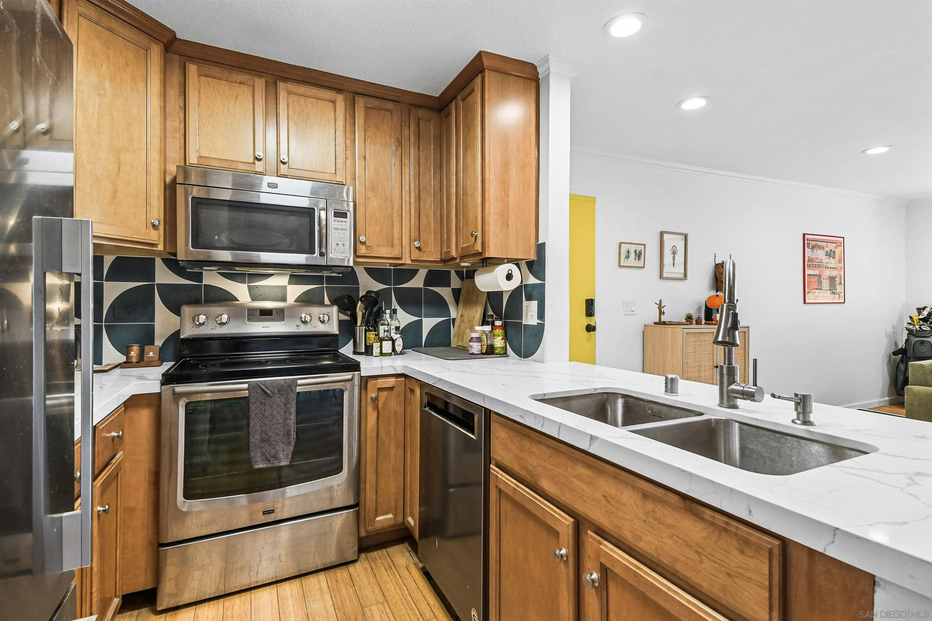 https://cdn.realtyfeed.com/cdn/127/260006408/880ef4feb4815e2db87379057c96b7e8.webp