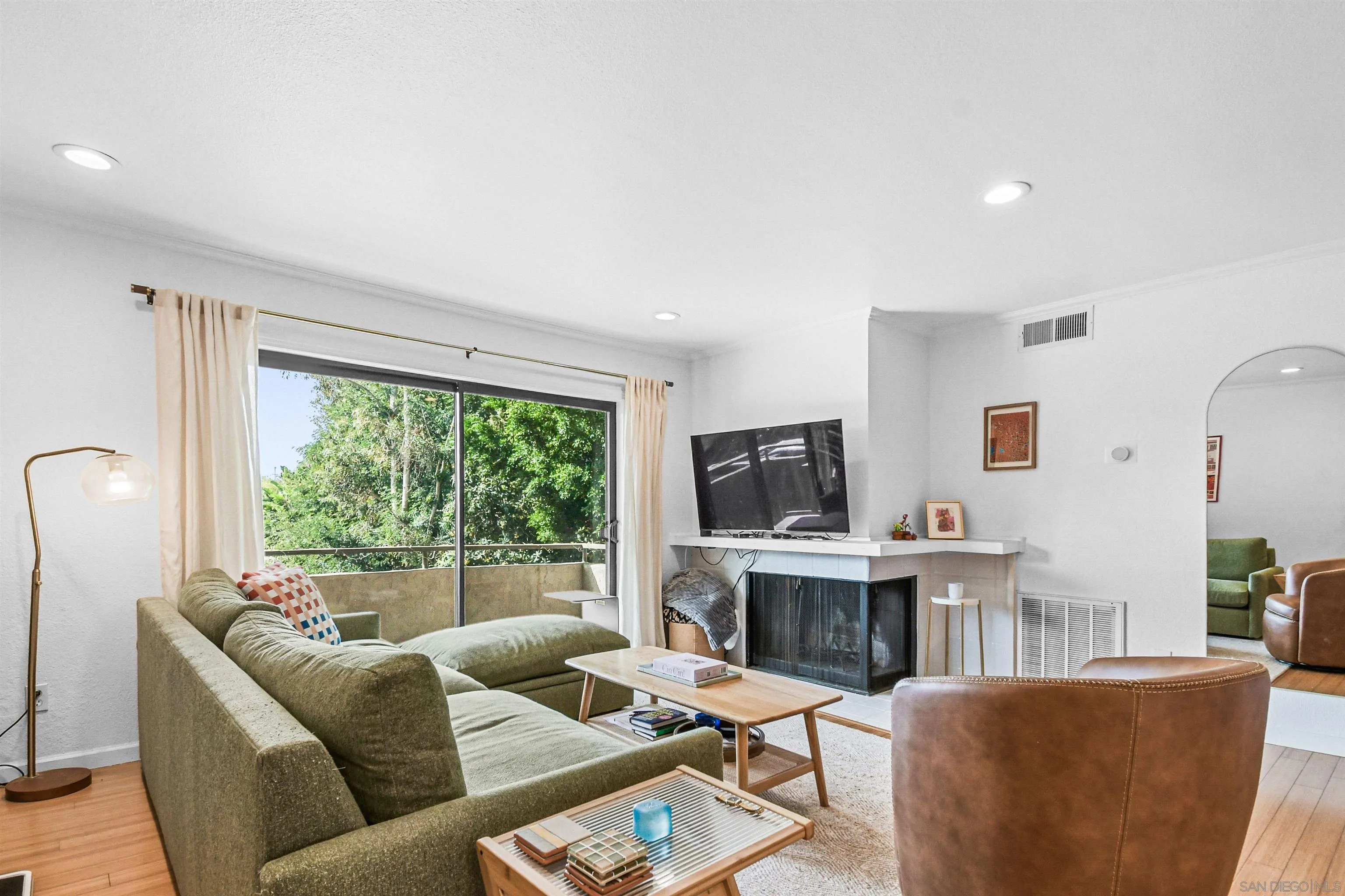 https://cdn.realtyfeed.com/cdn/127/260006408/c395fd8726e06280d1e119e0f693b1b4.webp