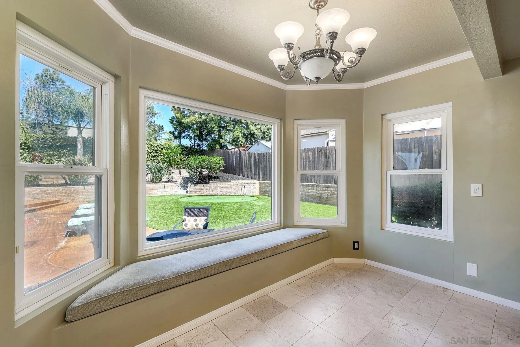 https://cdn.realtyfeed.com/cdn/127/260006415/4b5694c6977a894c502a41750a31b5c9.webp