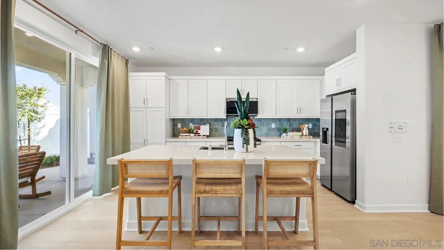 Photo #4: 260006417 Listing: Photo #4