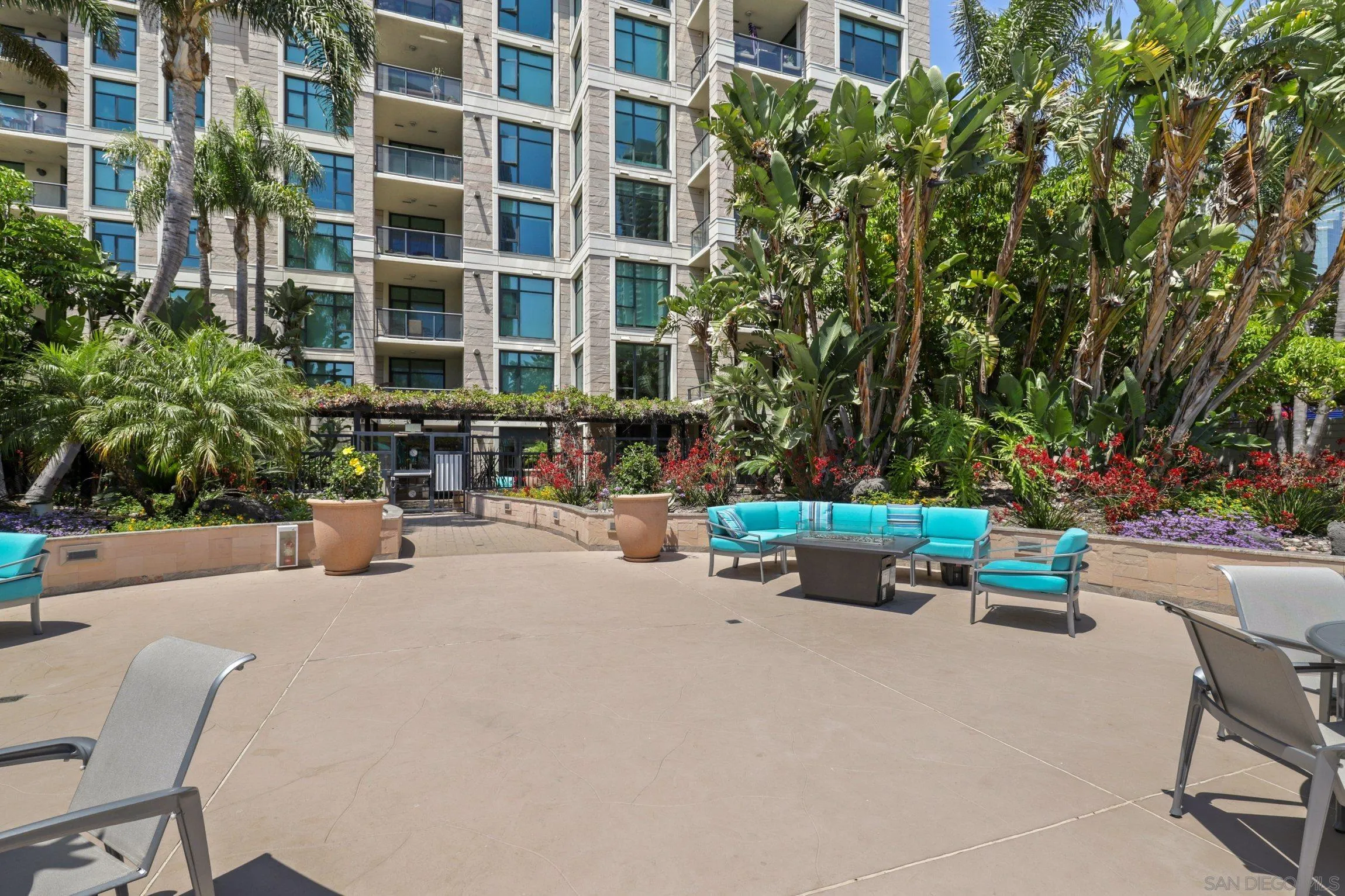 https://cdn.realtyfeed.com/cdn/127/260006422/8e4143086d07bbf6d1db8e3129be0f33.webp
