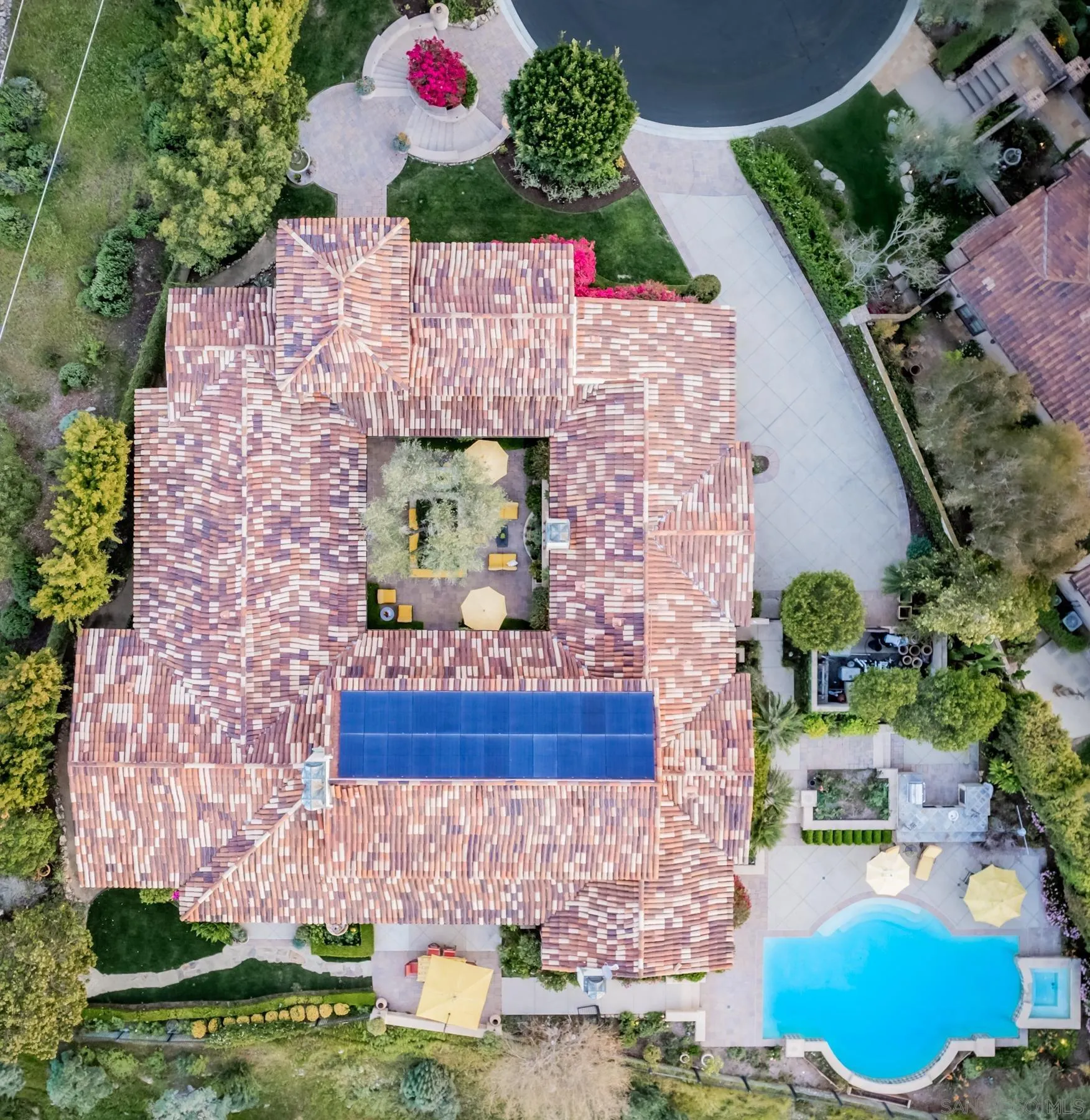https://cdn.realtyfeed.com/cdn/127/260006423/14209eaee7bac85b2010056f4f06d1e0.webp