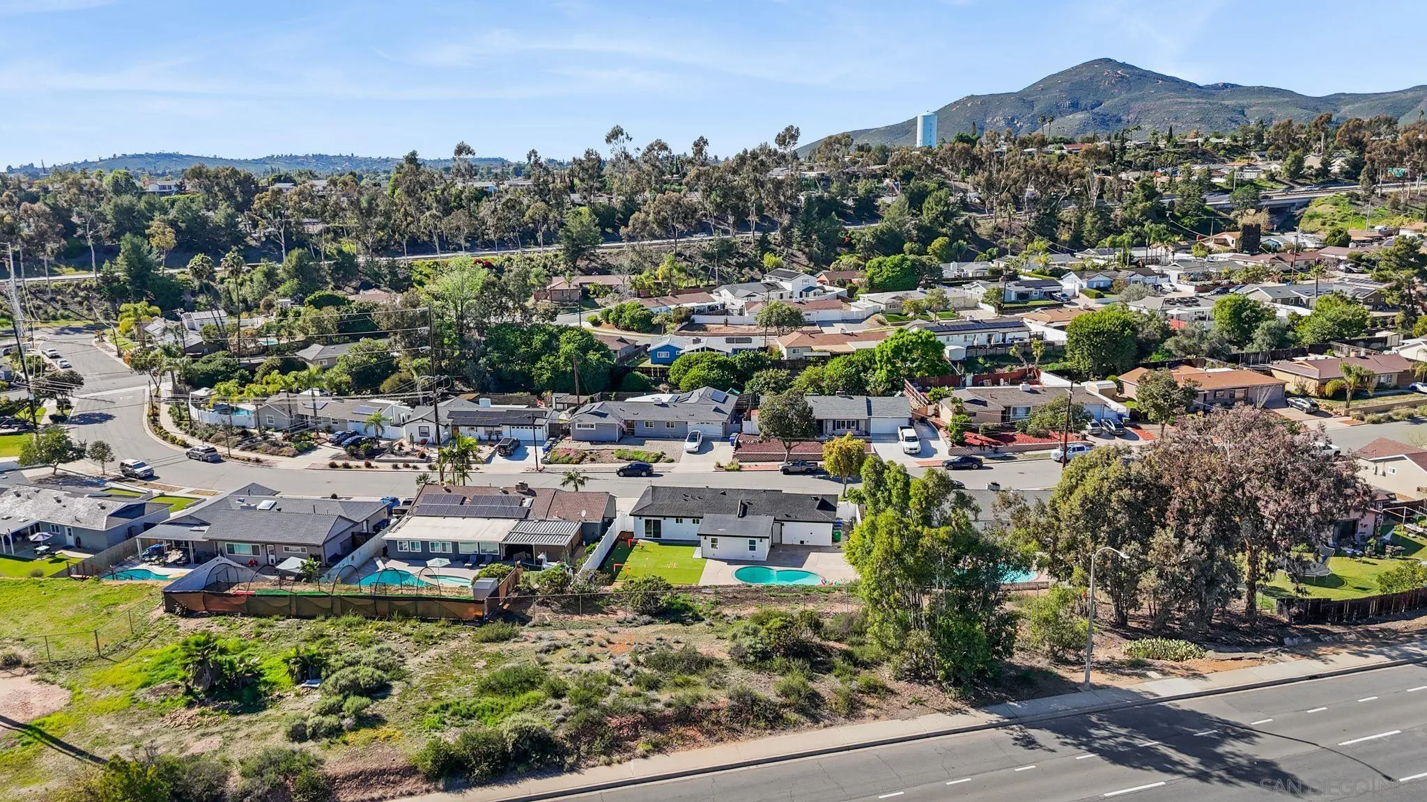 https://cdn.realtyfeed.com/cdn/127/260006430/465730c69f9f45559e04154f25f05157.webp