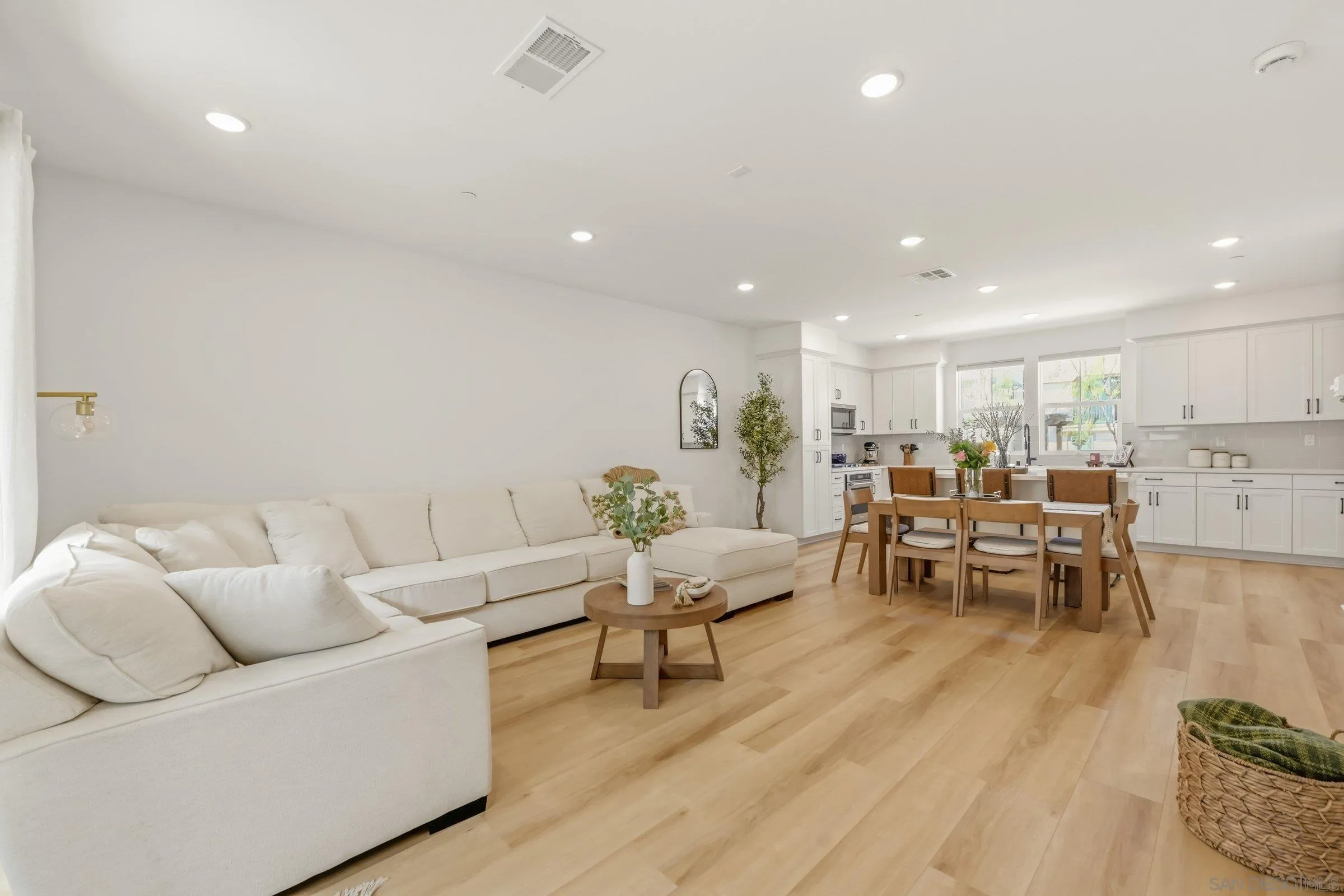 Photo #11: 260006431 Listing: Photo #11