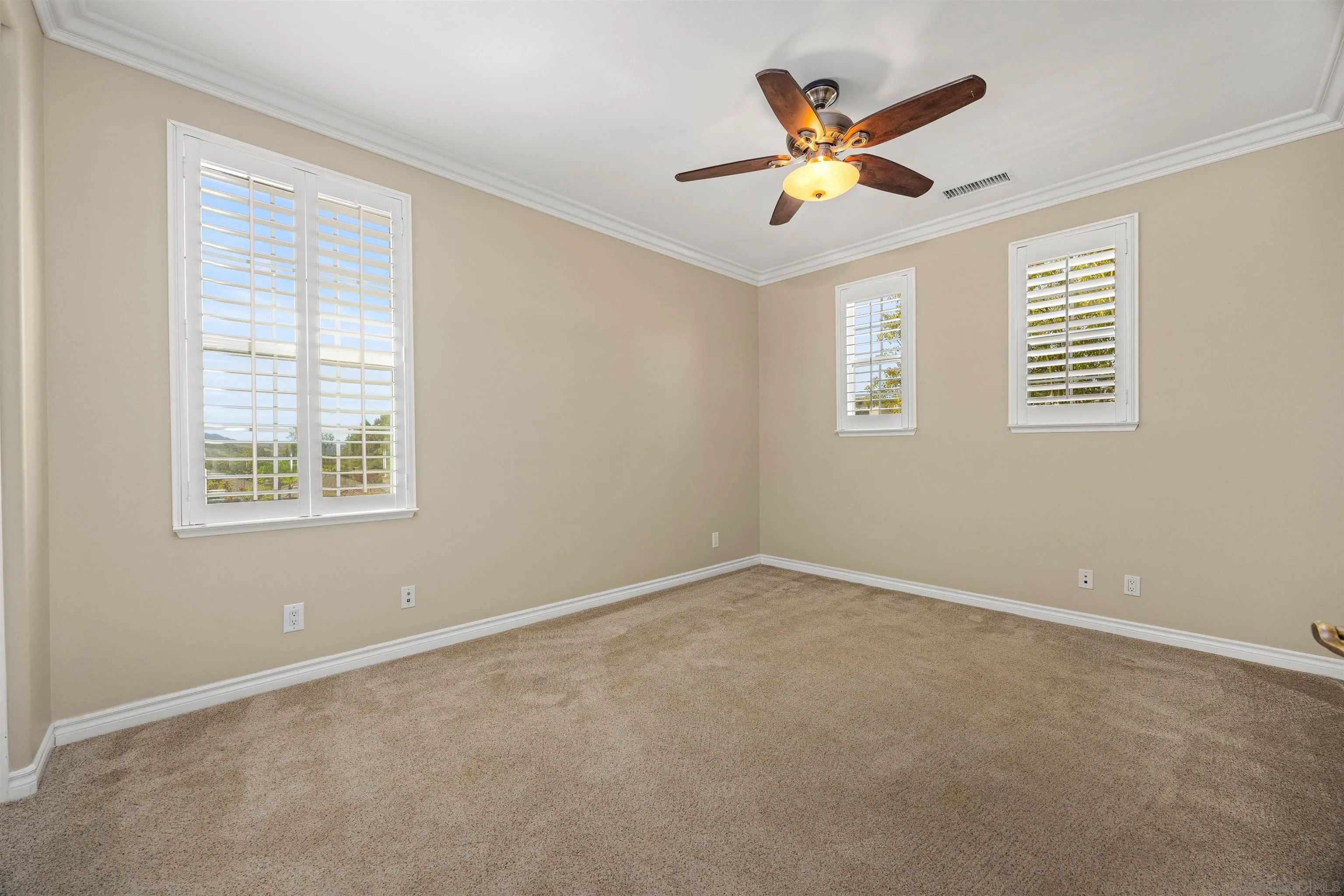 https://cdn.realtyfeed.com/cdn/127/260006434/1a5314964c9bb4db33042b6d03044dff.webp