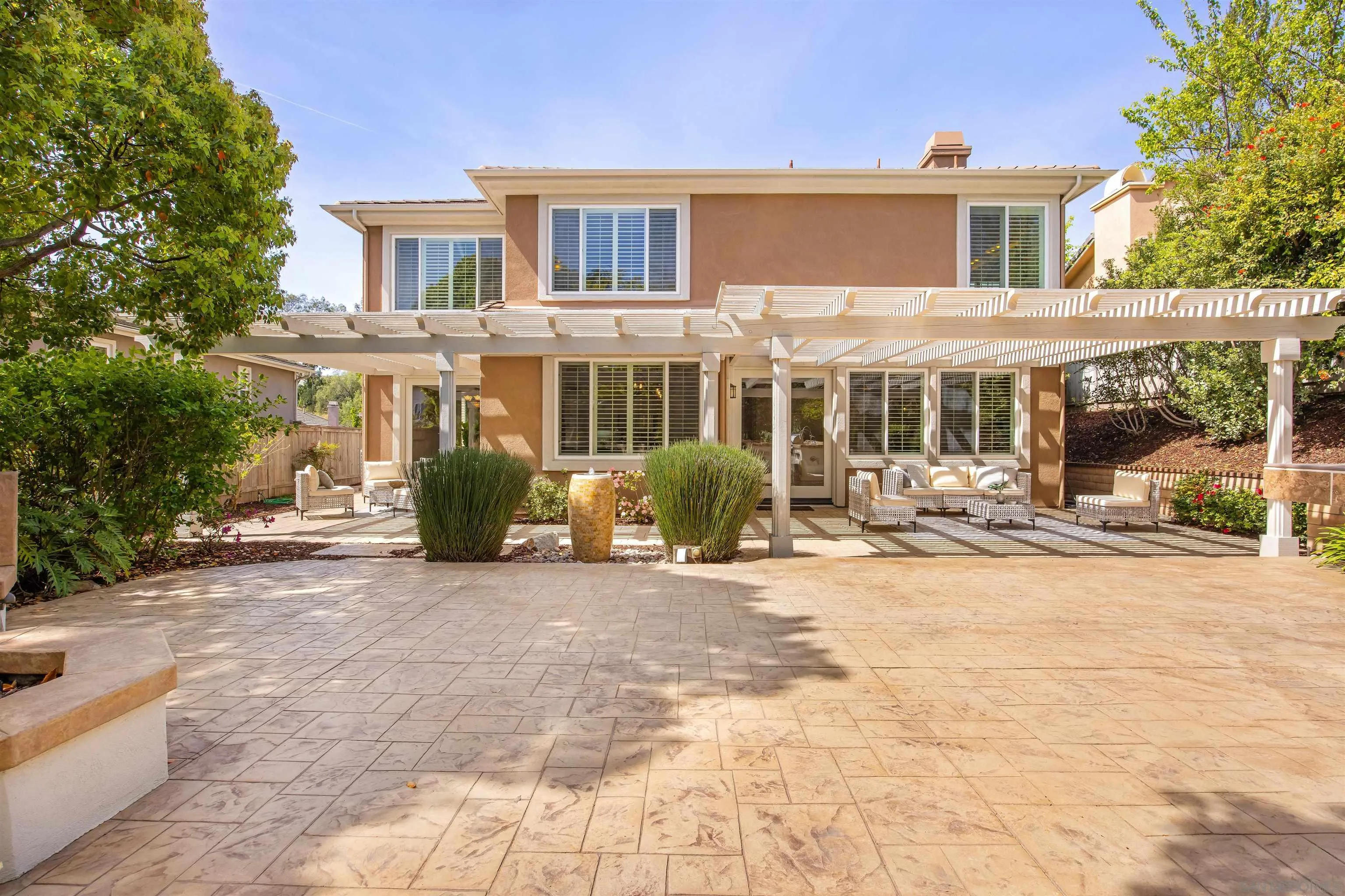 https://cdn.realtyfeed.com/cdn/127/260006434/3665542bd9e3fa7d0d1f17036015a979.webp