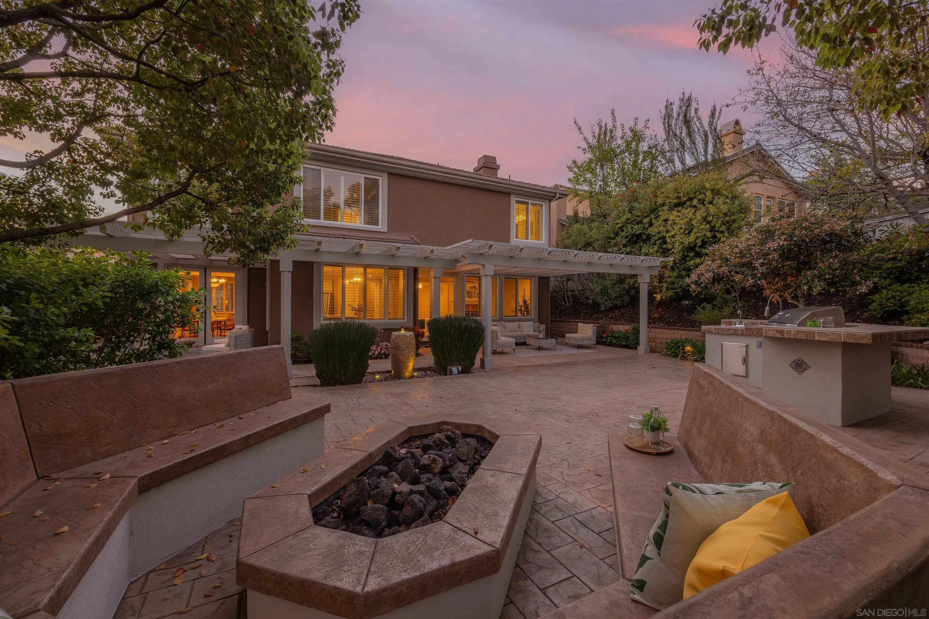 https://cdn.realtyfeed.com/cdn/127/260006434/7564a74135103d18d0b5af6274f575d7.webp