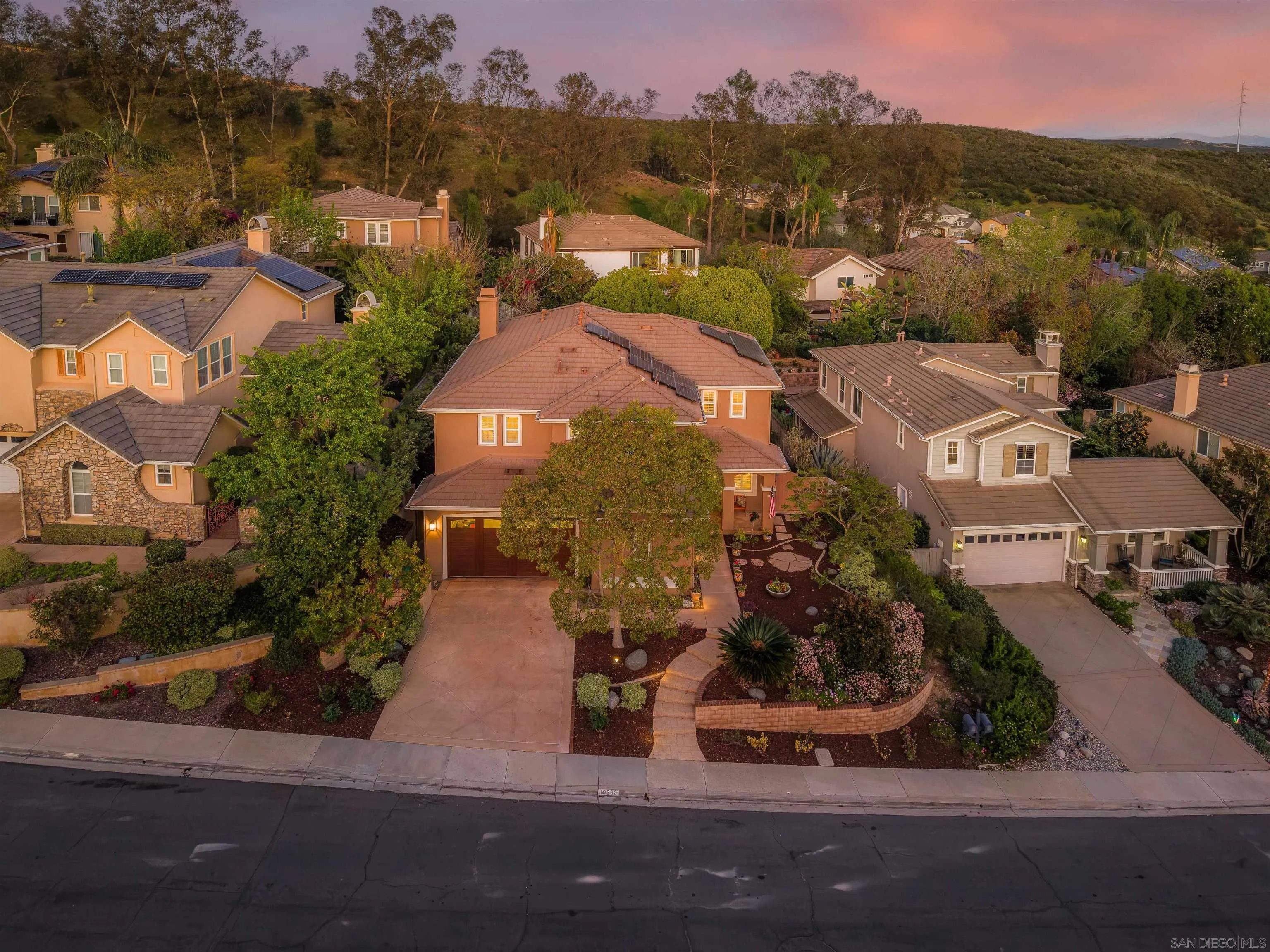 https://cdn.realtyfeed.com/cdn/127/260006434/99c9cc29c66e1f98e7b9d3eb620f98d0.webp