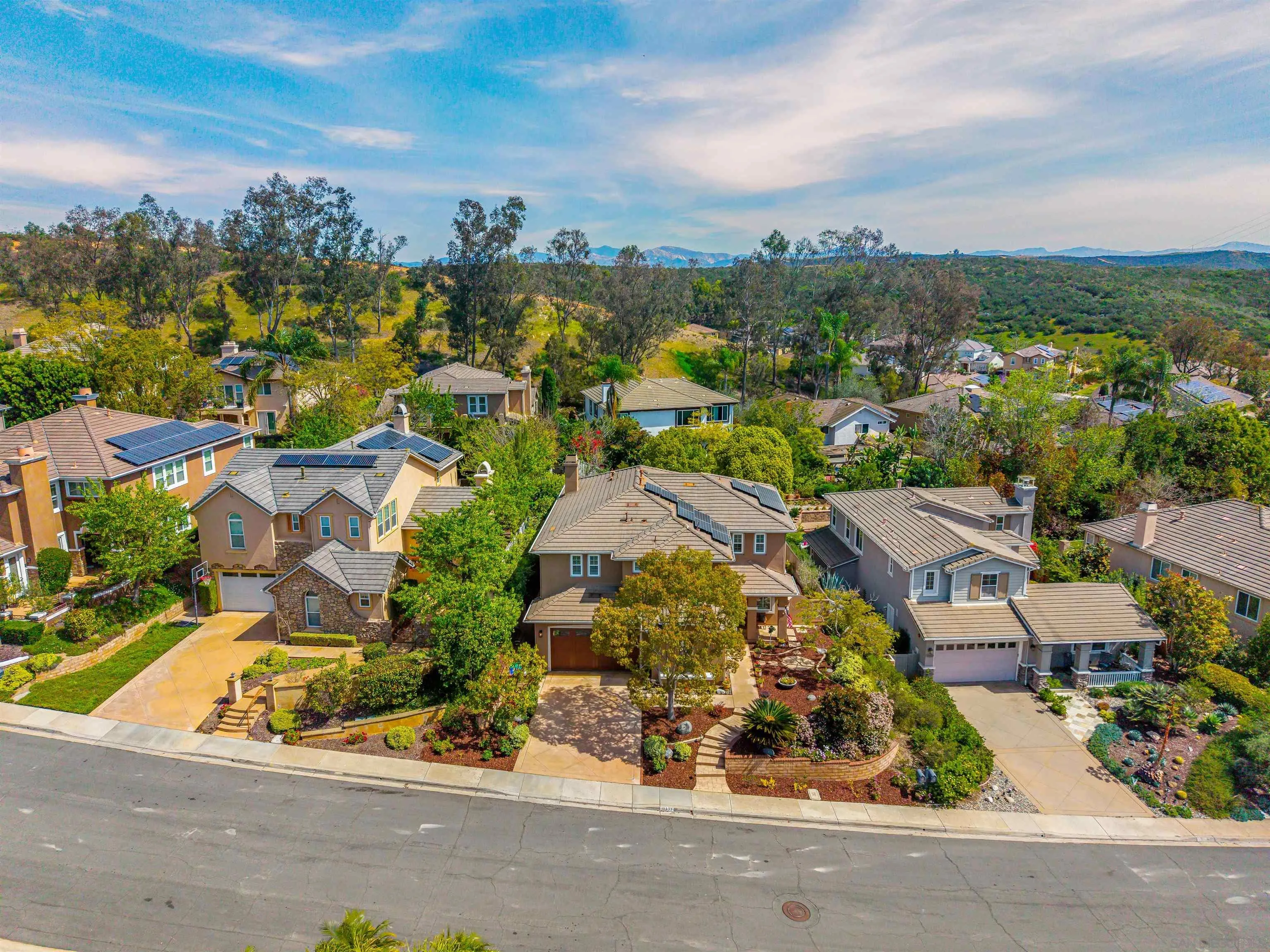 https://cdn.realtyfeed.com/cdn/127/260006434/daa32e8abf75a986bd15211362a1b9b2.webp