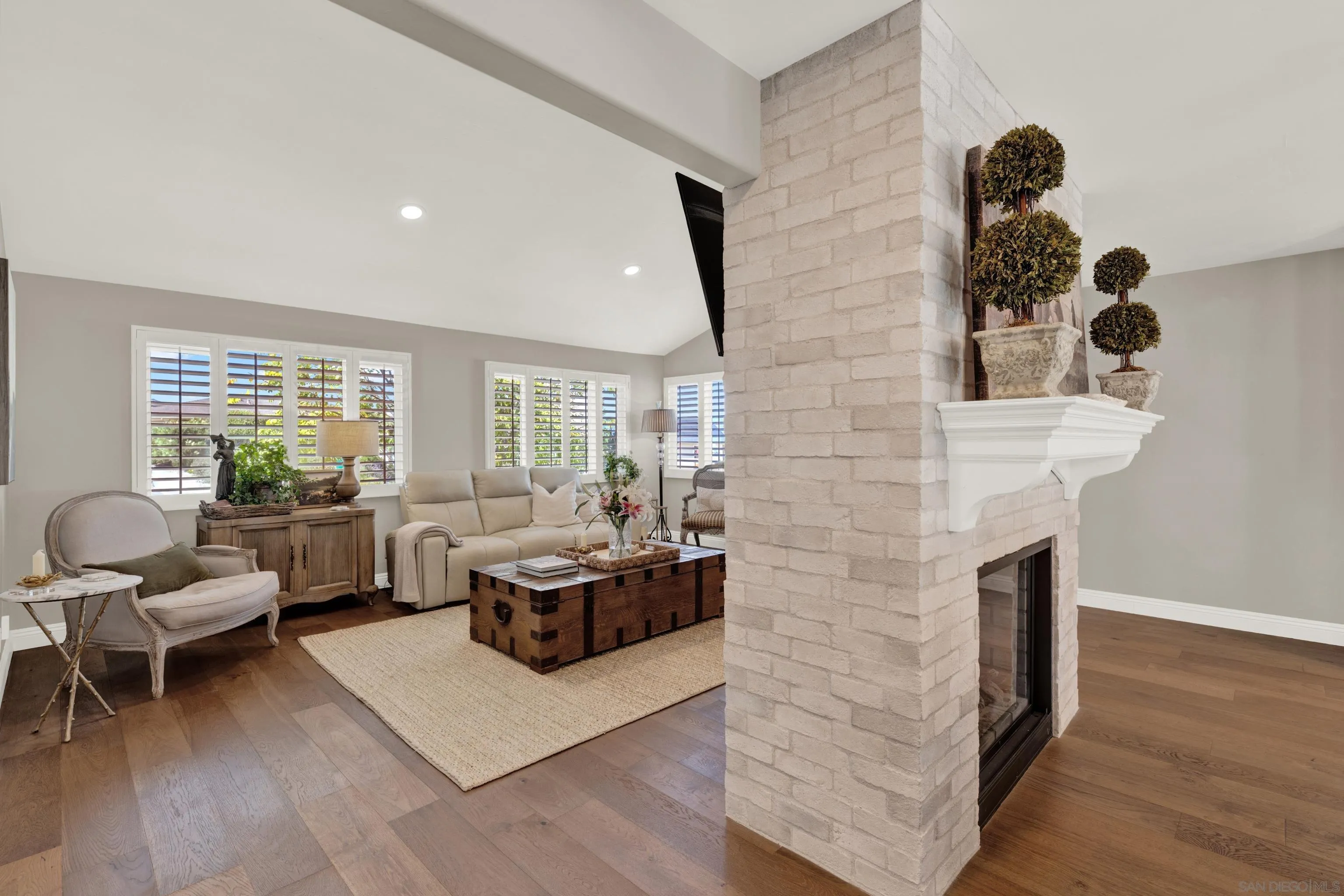 https://cdn.realtyfeed.com/cdn/127/260006435/709ca215969c1fa133961ffc194cc8b5.webp
