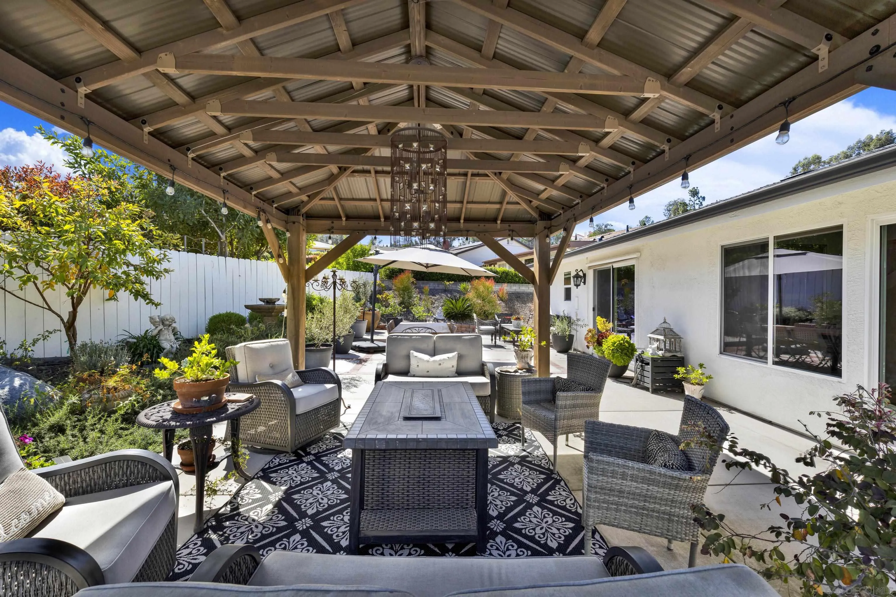 https://cdn.realtyfeed.com/cdn/127/260006435/7d122ba546d6e512505a2f5242d0eee8.webp