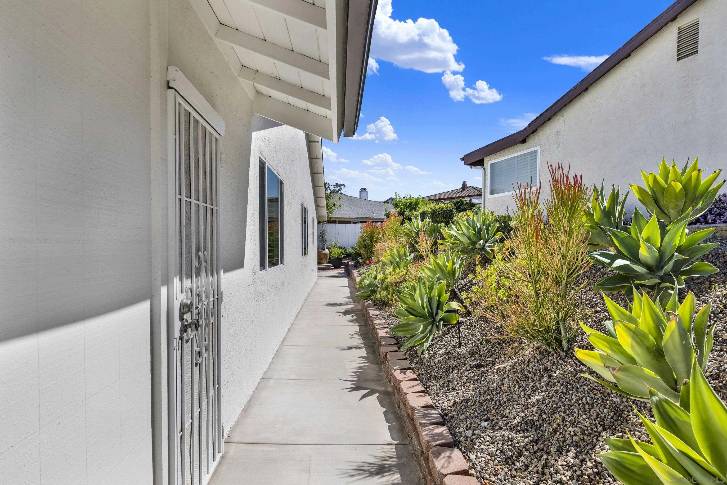 https://cdn.realtyfeed.com/cdn/127/260006435/7d306eae5c7f438c1ee145da46713176.webp