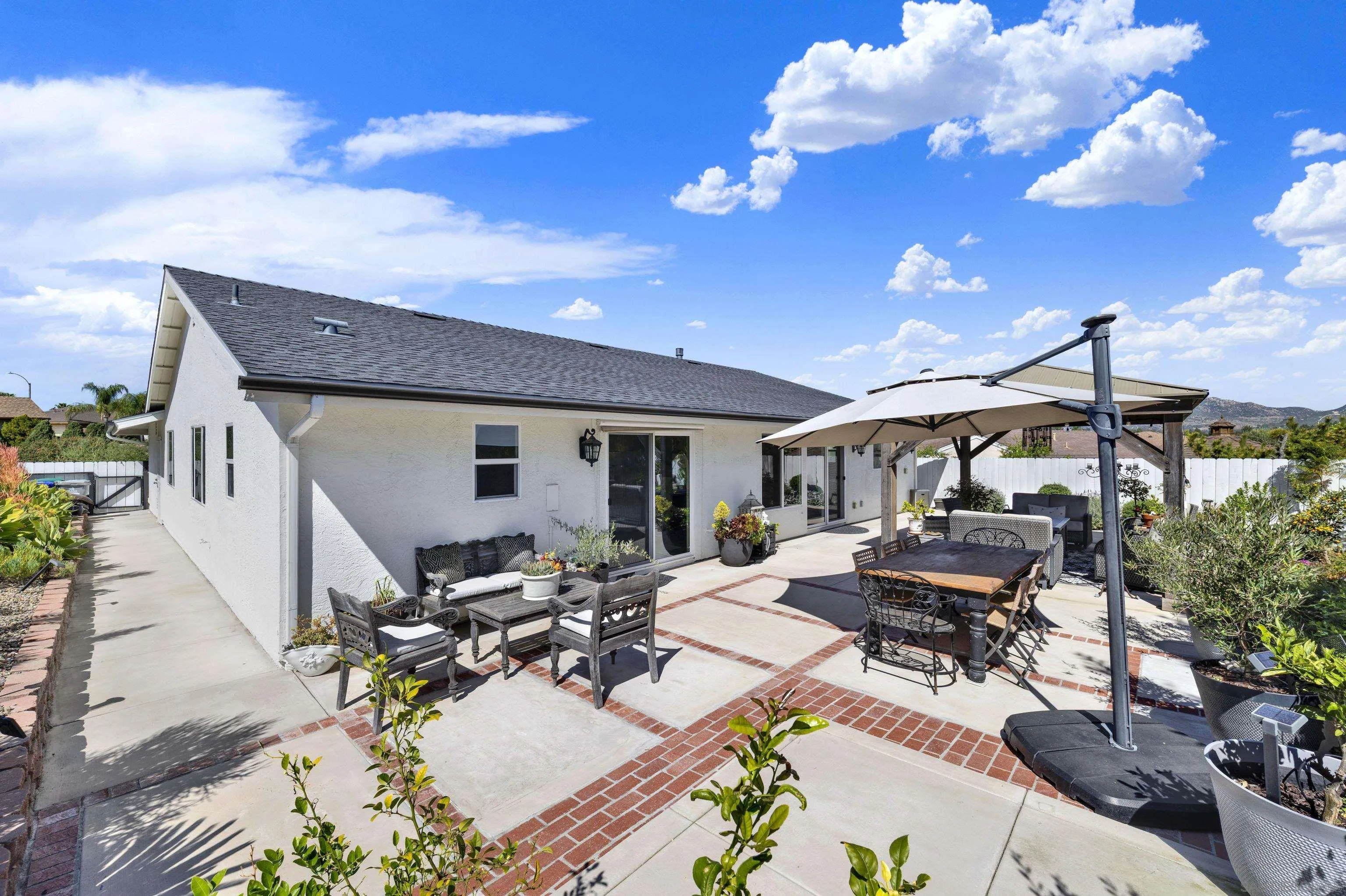 https://cdn.realtyfeed.com/cdn/127/260006435/7fa66aa59462bbb322cca13f4120c9cd.webp