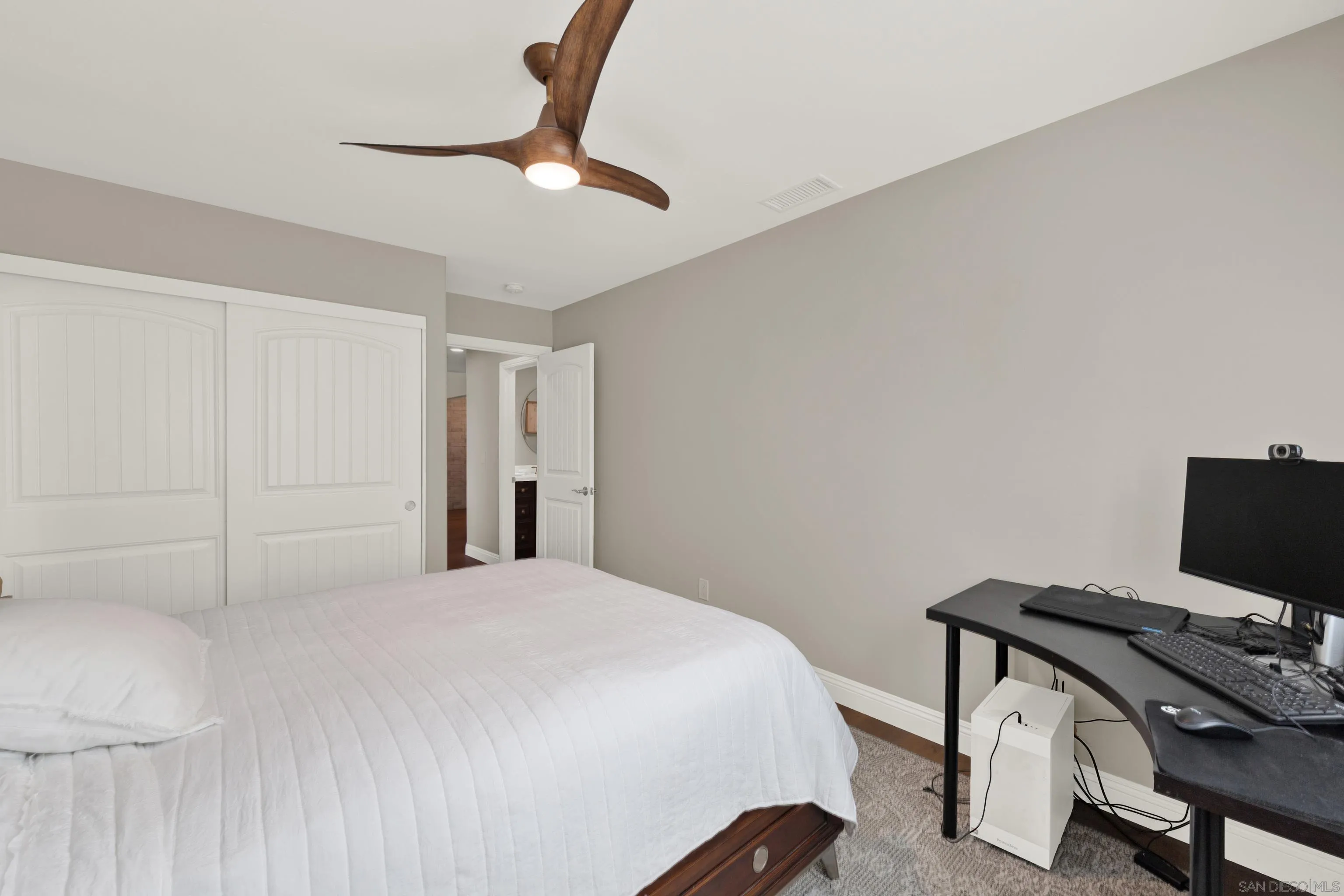 https://cdn.realtyfeed.com/cdn/127/260006435/c1931770717a4317210d4151b09251ae.webp