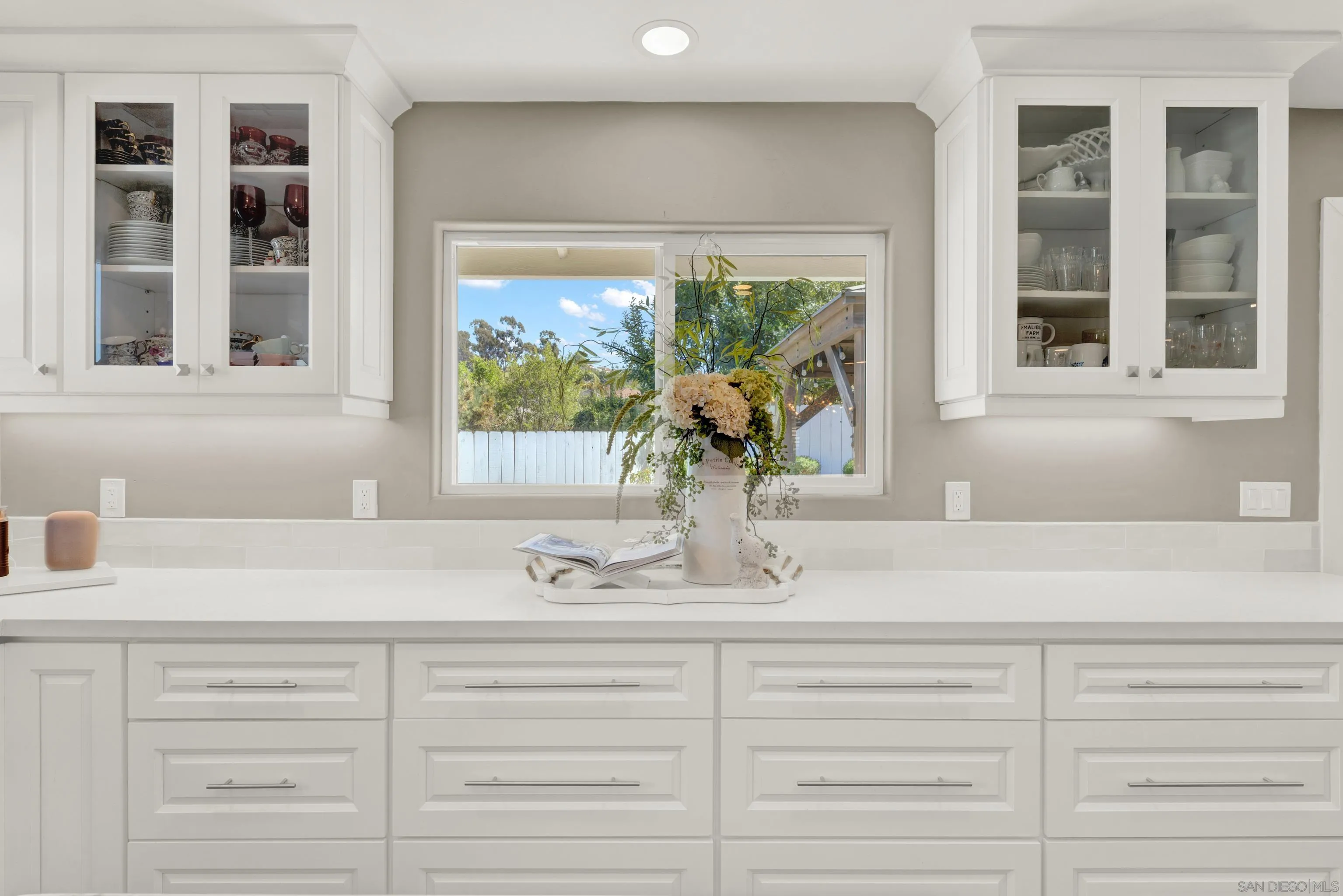 https://cdn.realtyfeed.com/cdn/127/260006435/d69d7f71cb2dd73ae9397c0e51d74094.webp
