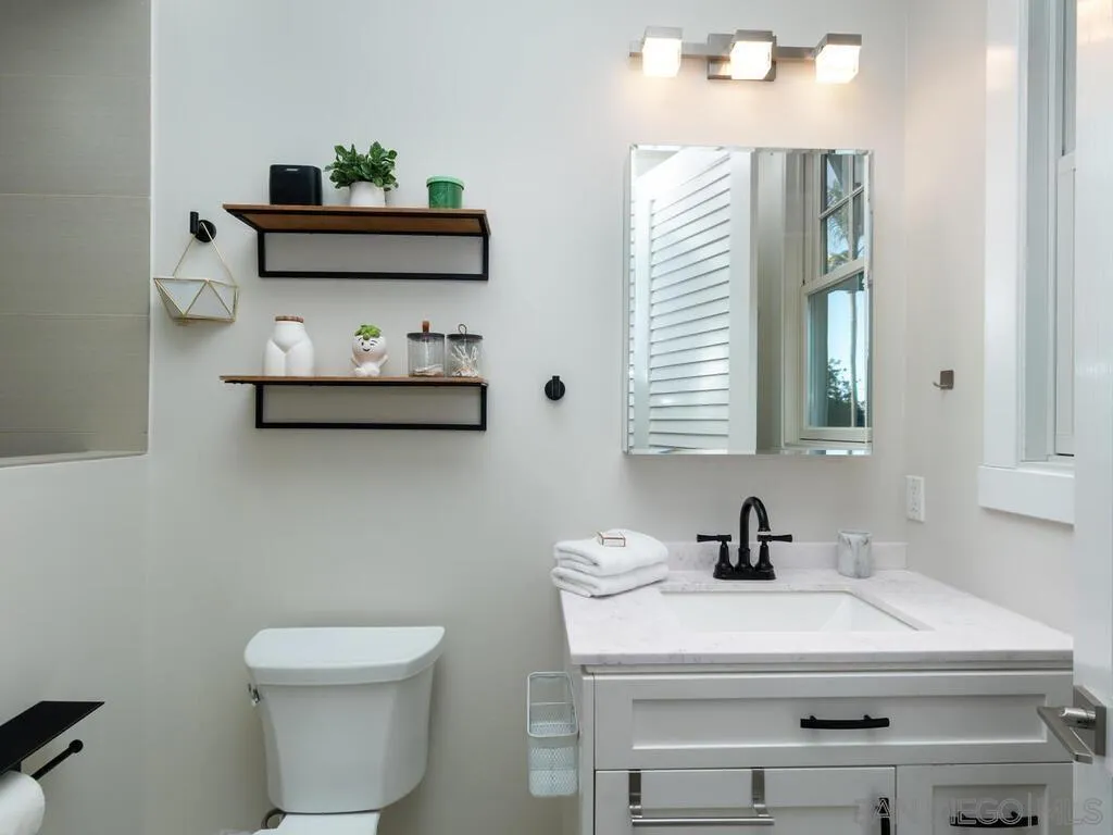 120 I Ave, Coronado, CA, 92118