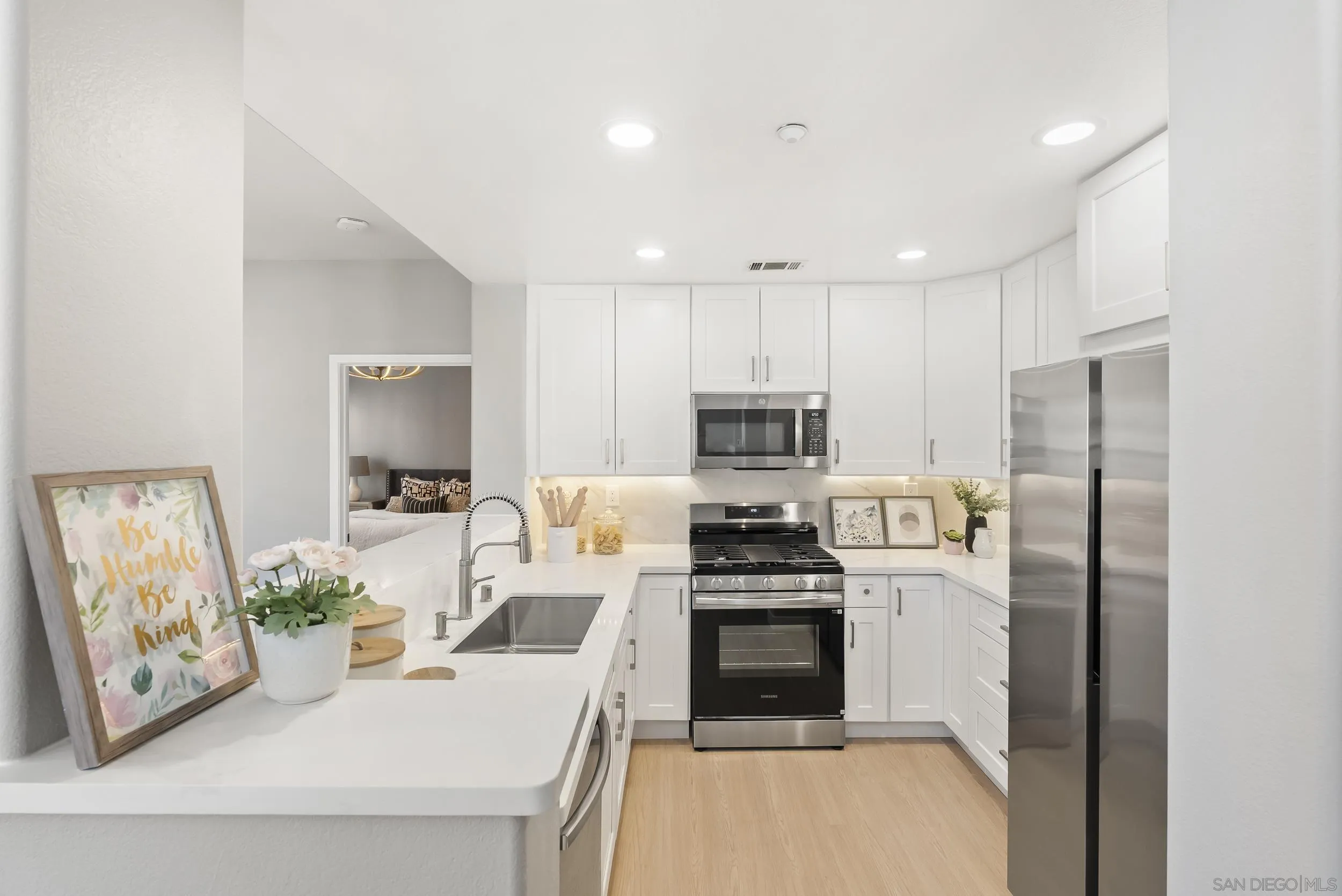 Photo #5: 260006441 Listing: Photo #5