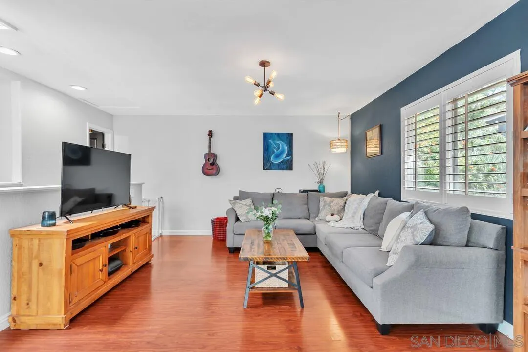 https://cdn.realtyfeed.com/cdn/127/260006442/536eae0a051543dc0969e0b13cb0bb72.webp