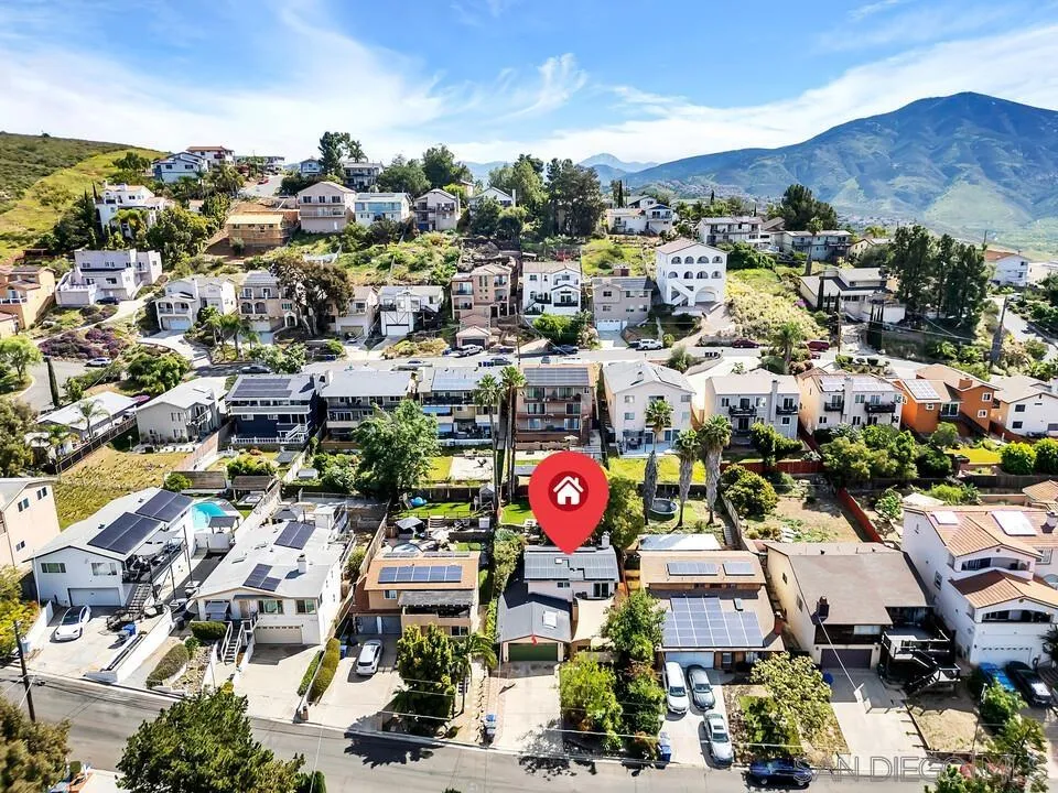 https://cdn.realtyfeed.com/cdn/127/260006442/832e51f586183b06437a8794dc6bd257.webp