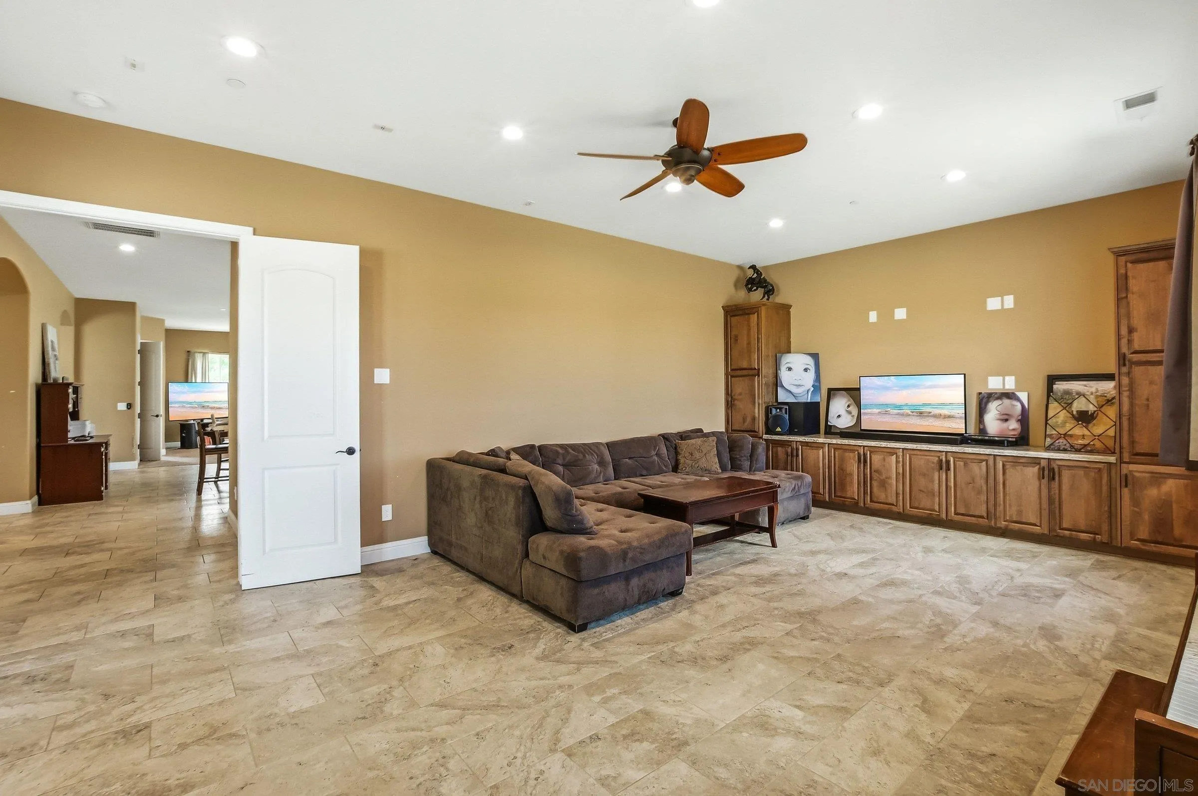 https://cdn.realtyfeed.com/cdn/127/260006447/053342ca66d01a94ecd70e3403644335.webp